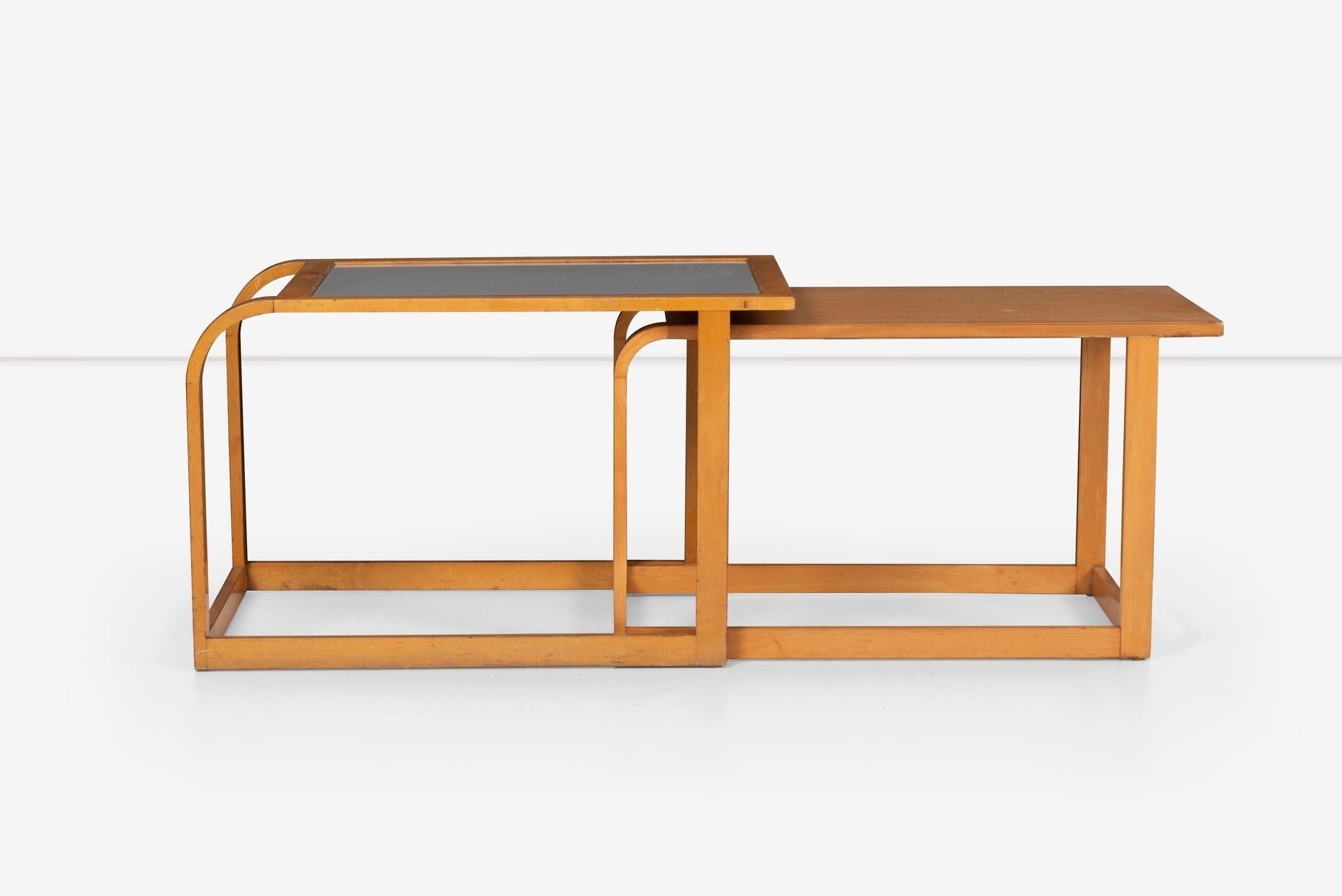 Américain Tables gigognes Eliel Saarinen pour Johnson Furniture Company, 1940 en vente