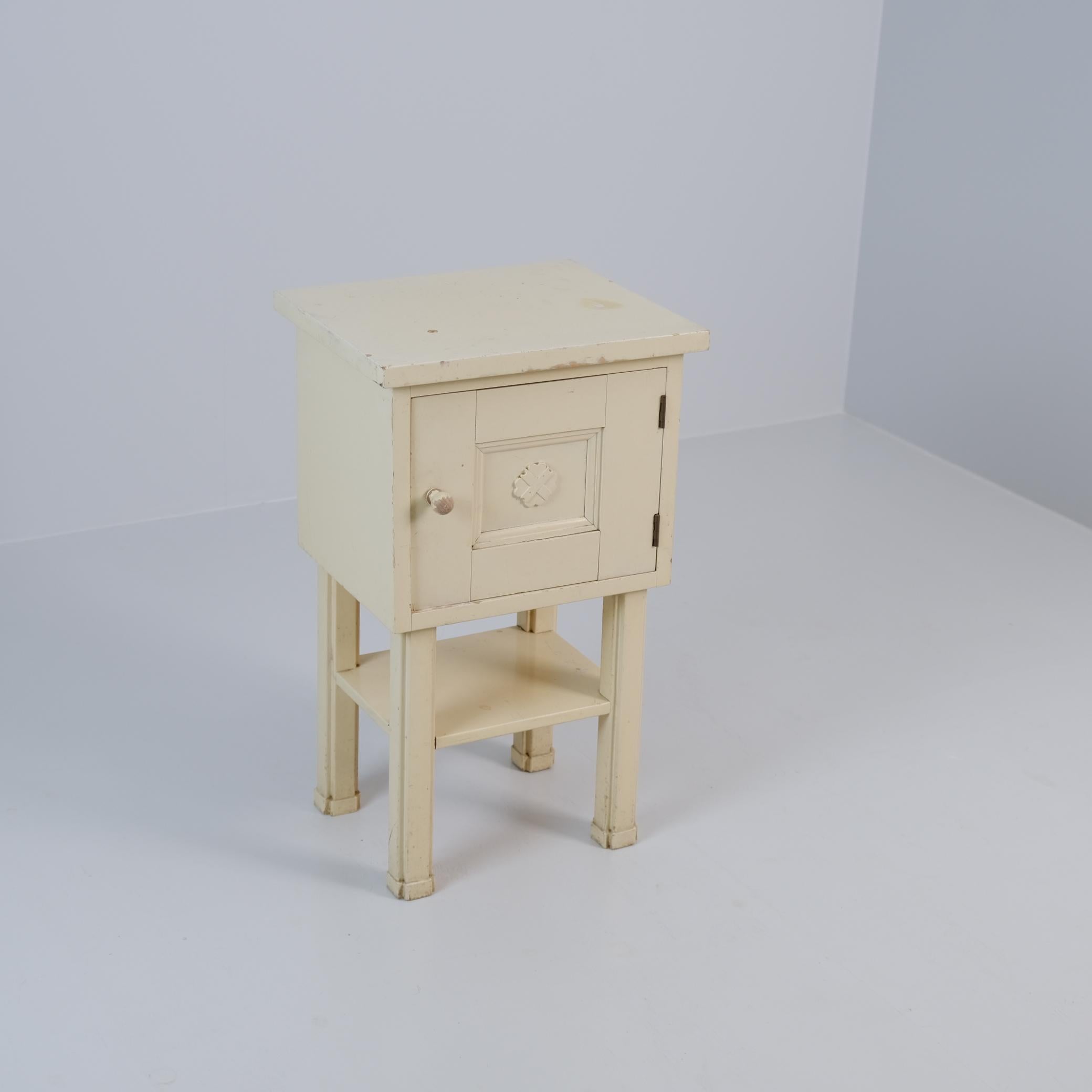 Credenza in legno di Eliel Saarinen, Nature White, inizio XX secolo in vendita 3