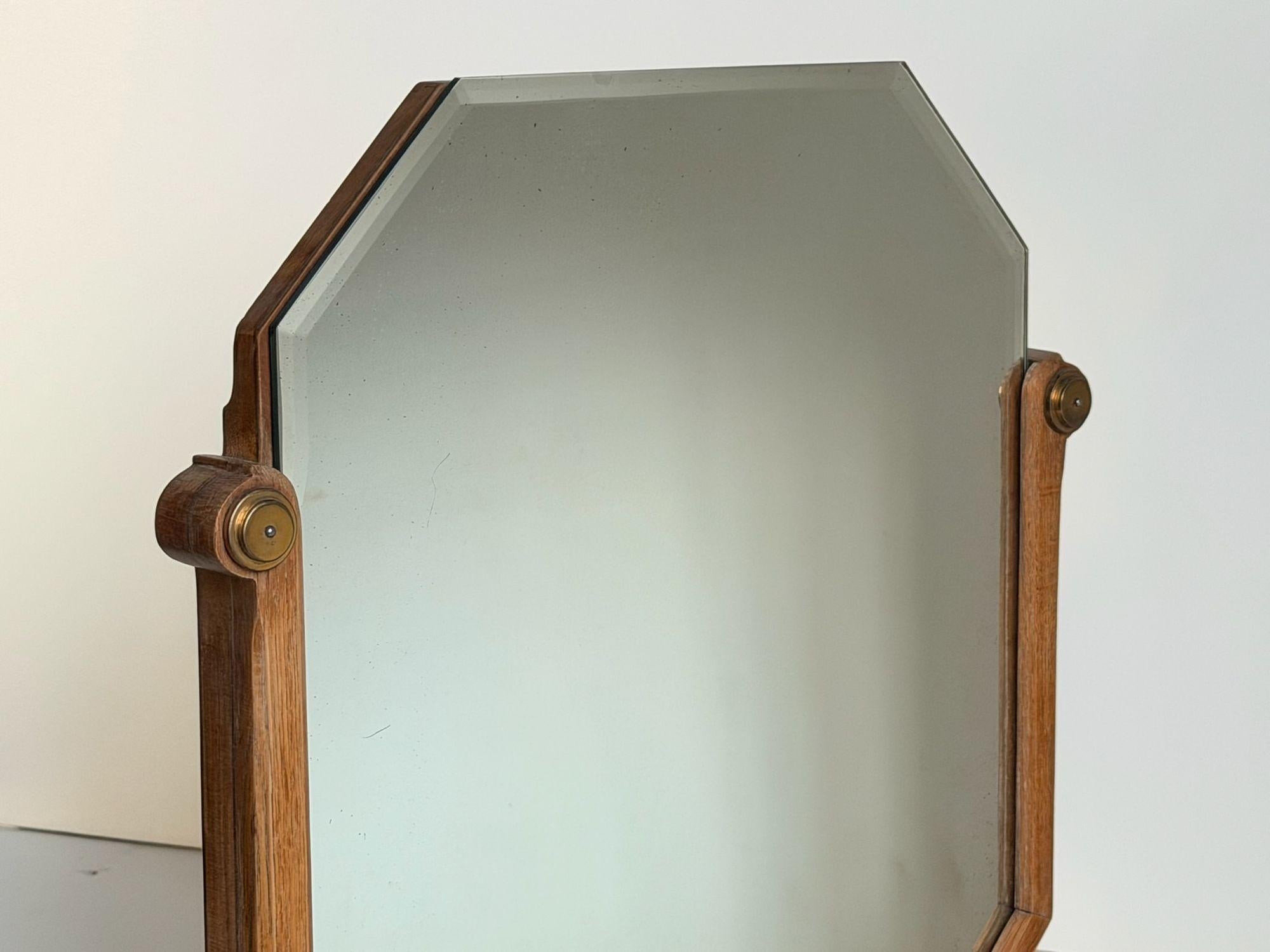 Eliezer Saarinen Attributed Oak Art Deco Table Mirror, 1940 In Good Condition For Sale In Chicago, IL
