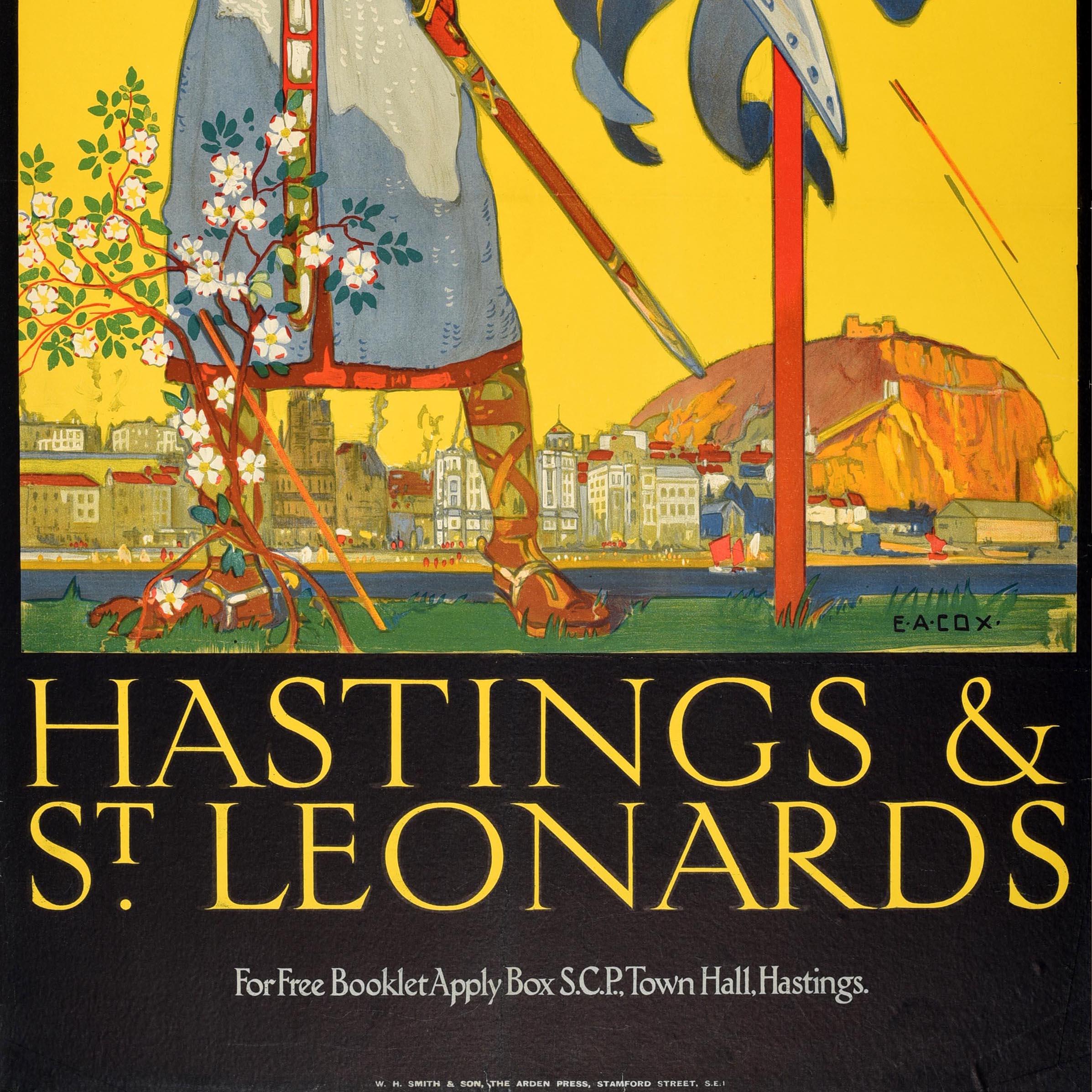 Originelles Vintage-Reiseplakat für die historischen Städte Hastings und St. Leonards an der Südküste von Sussex mit einem atemberaubenden Kunstwerk des britischen Malers Elijah Albert Cox (1876-1955), das Pfeile zeigt, die auf einen englischen