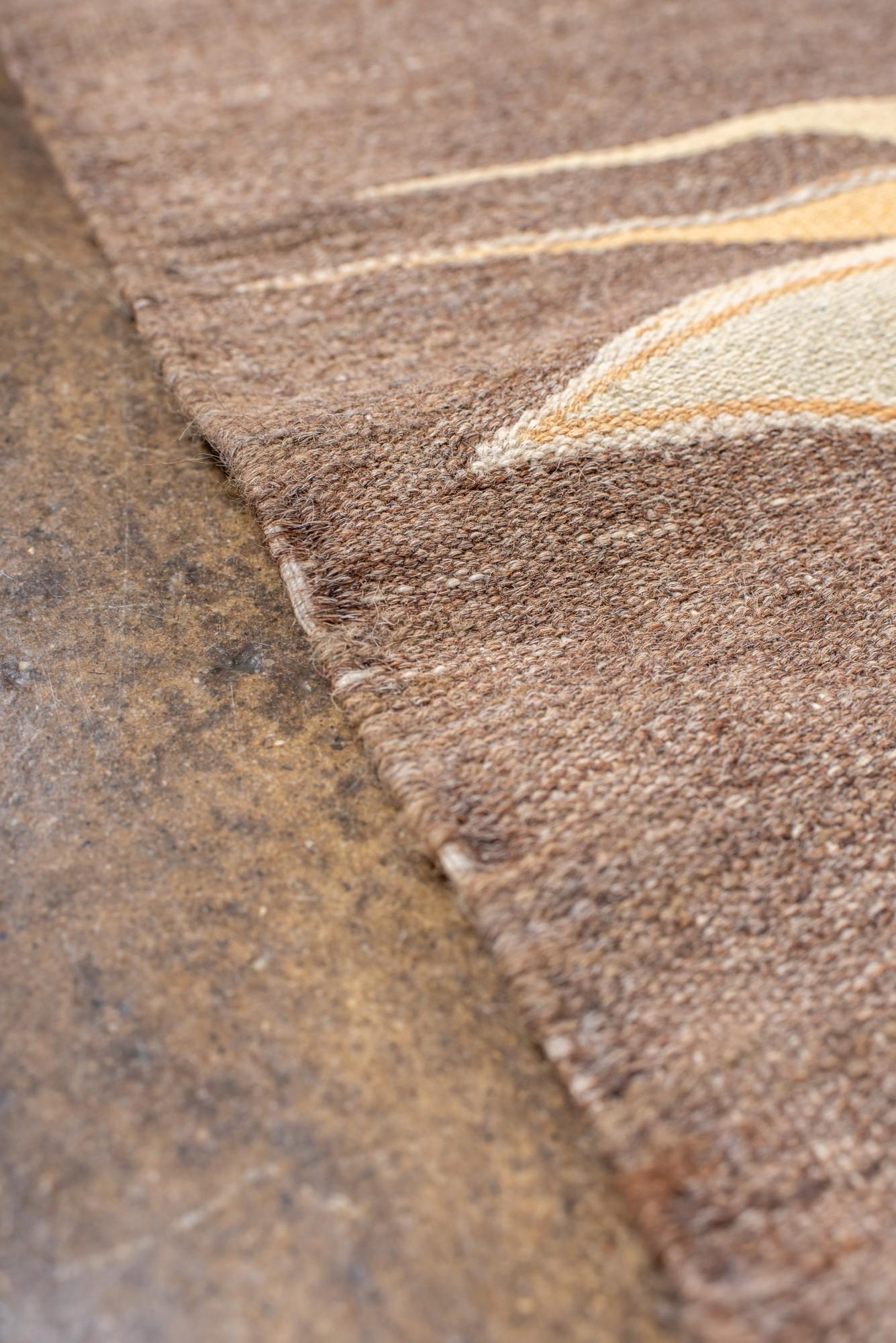 Alfombra china antigua con cautivador diseño de grulla Lana en venta