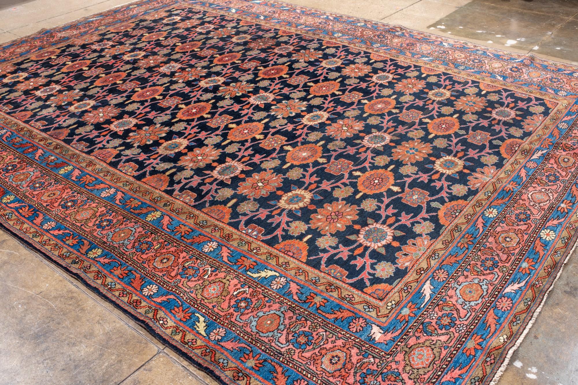 Antiker Hamadan mit Mina Khani-Design (20. Jahrhundert) im Angebot