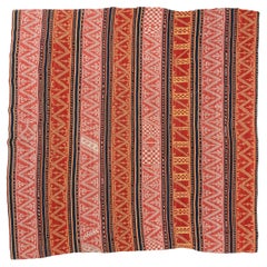 Antico kilim quadrato dell'Azerbaigian