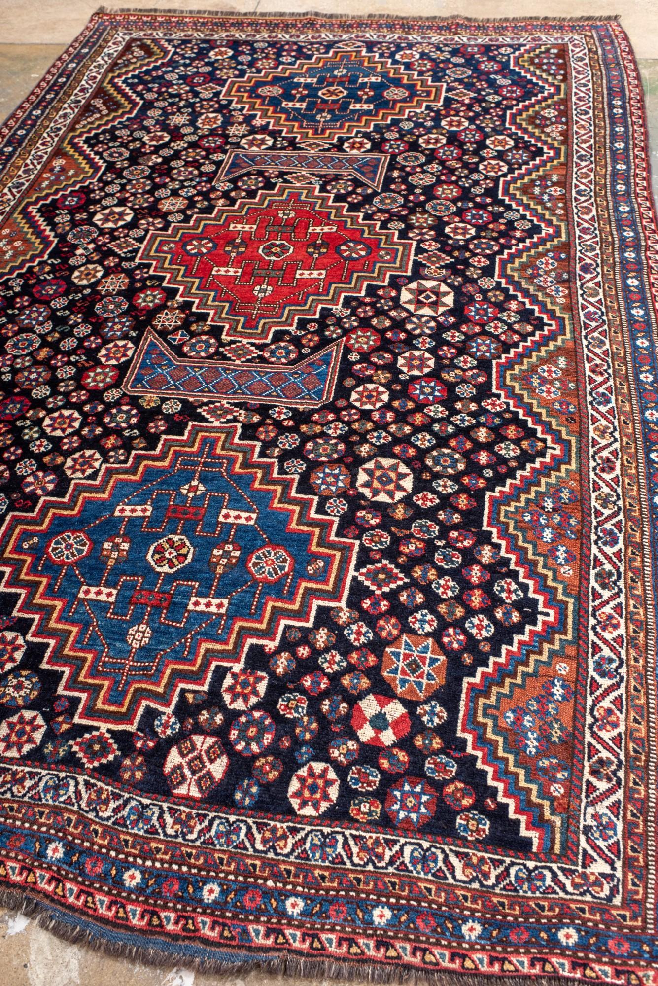 Antiker Shiraz-Teppich mit geometrischen Mustern (Persisch) im Angebot