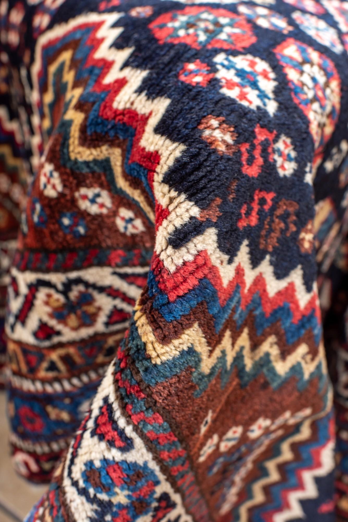 Antiker Shiraz-Teppich mit geometrischen Mustern im Angebot 2