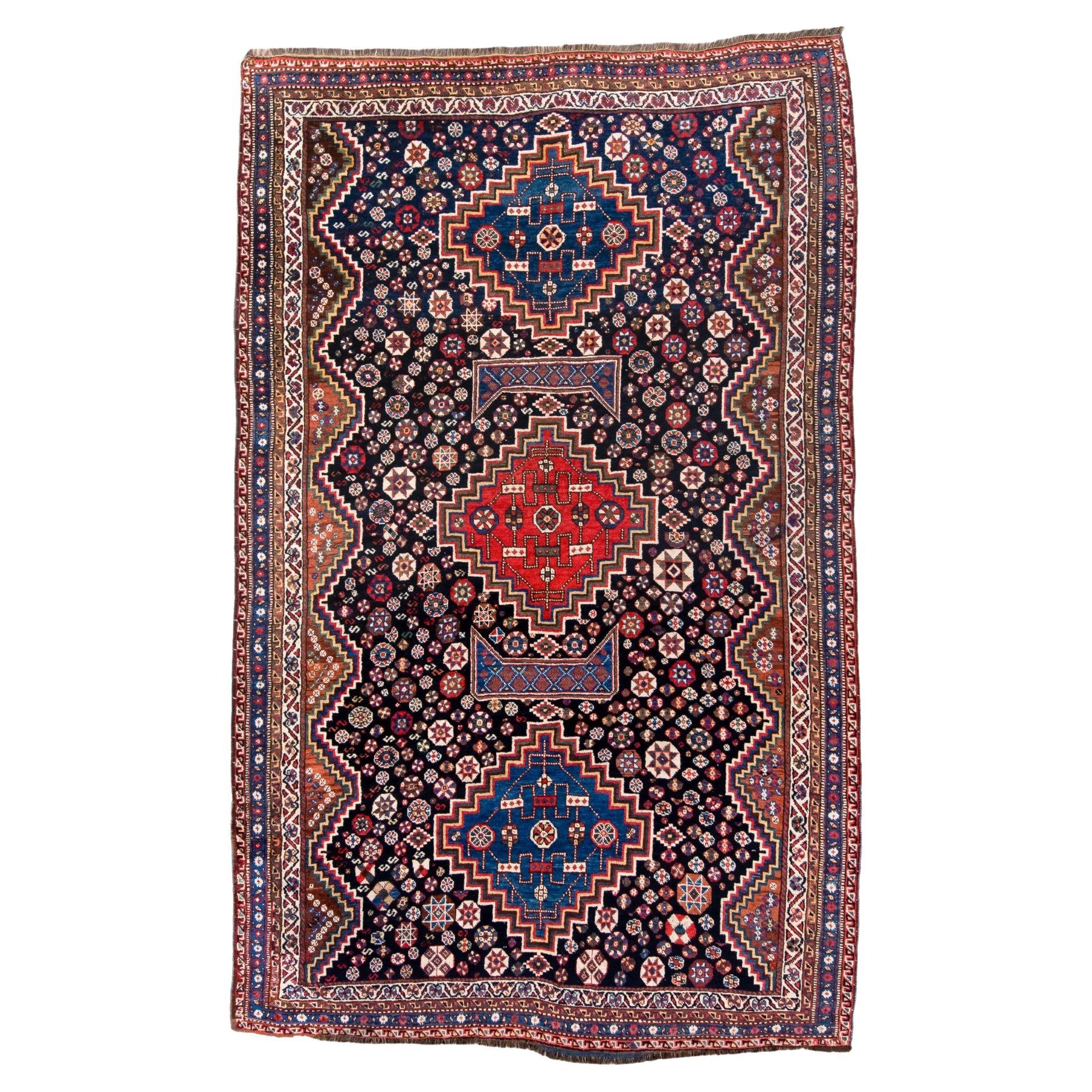 Antiker Shiraz-Teppich mit geometrischen Mustern im Angebot