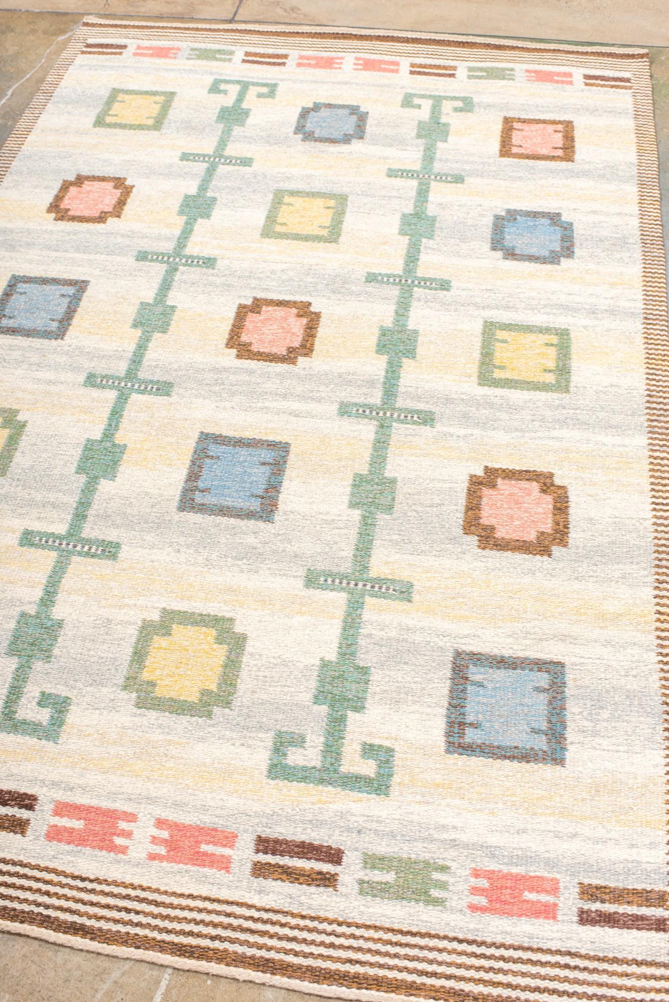 Suédois Tapis suédois vintage aux couleurs pastel en vente