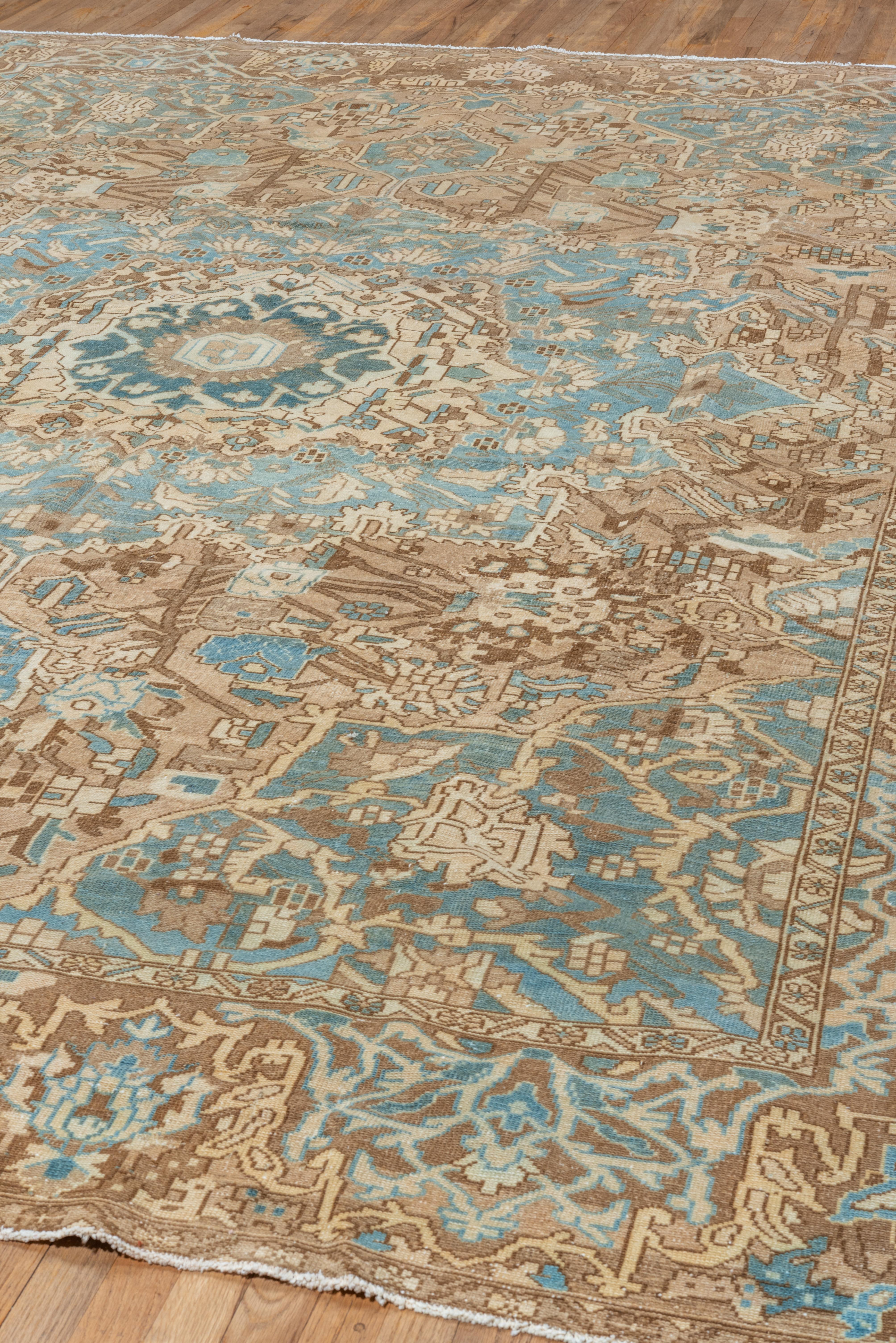 Tribale Tappeto Eliko Rugs by David Ariel Antico tappeto persiano Bakhtiari con blu e marrone in vendita