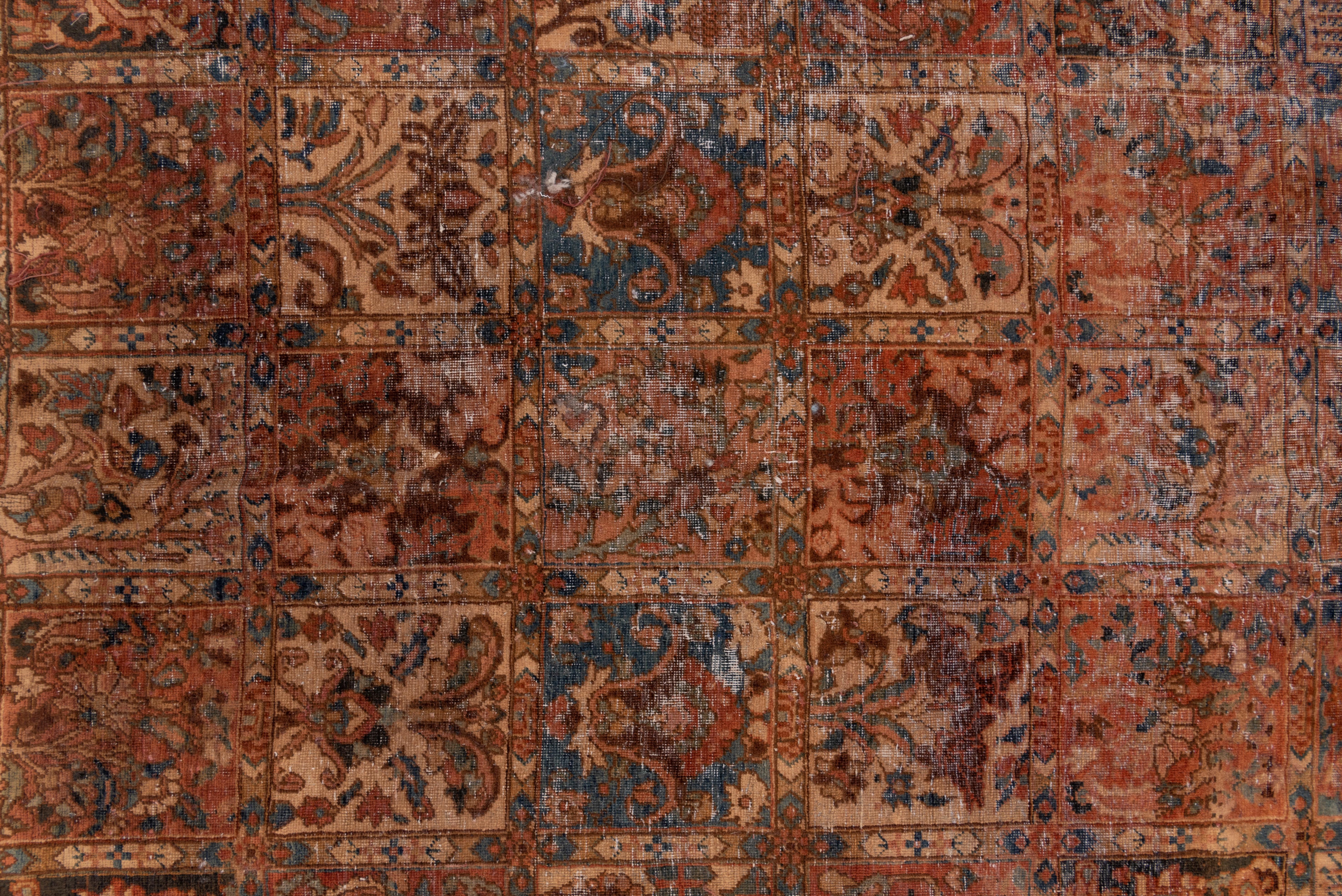 Tribal Eliko Rugs by David Ariel Antique Persian Bakhtiari Rug with Warm TOnes (tapis persan ancien aux tons chauds) en vente