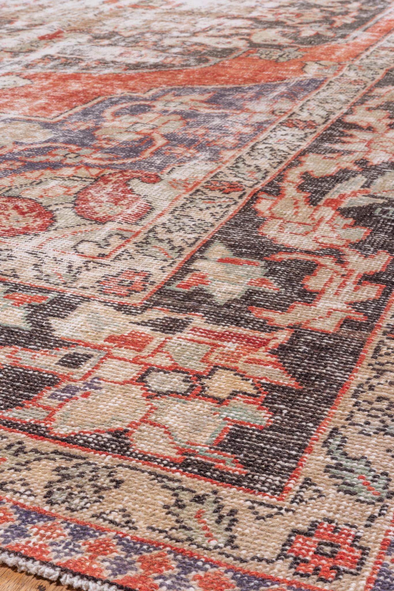 Eliko Rugs by David Ariel Shabby Chic Türkischer Oushak Teppich, CIRCA 1940s (Handgeknüpft) im Angebot