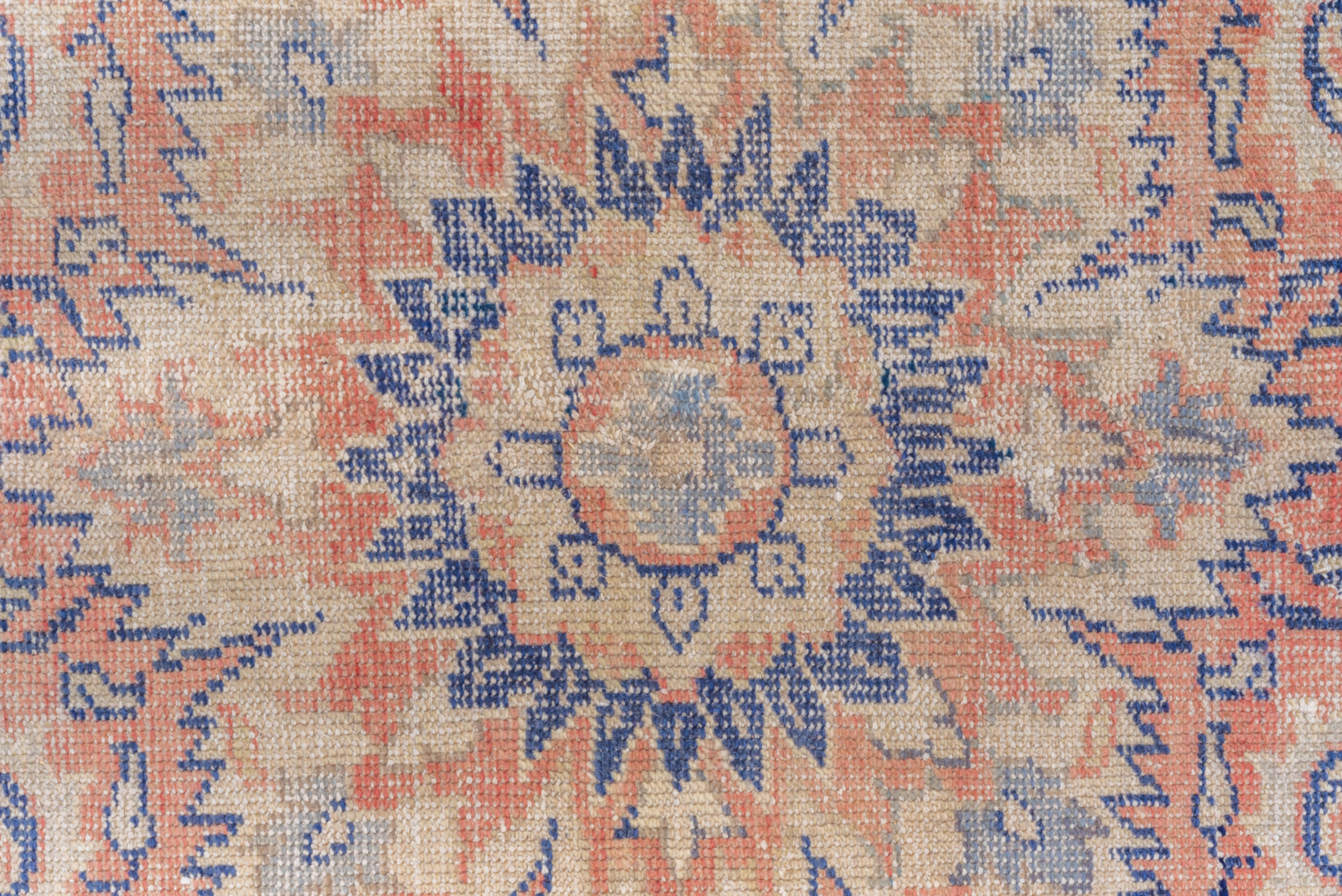 Eliko-Teppiche von David Ariel Shabby Chic Oushak, königsblauer Feld (Handgeknüpft) im Angebot