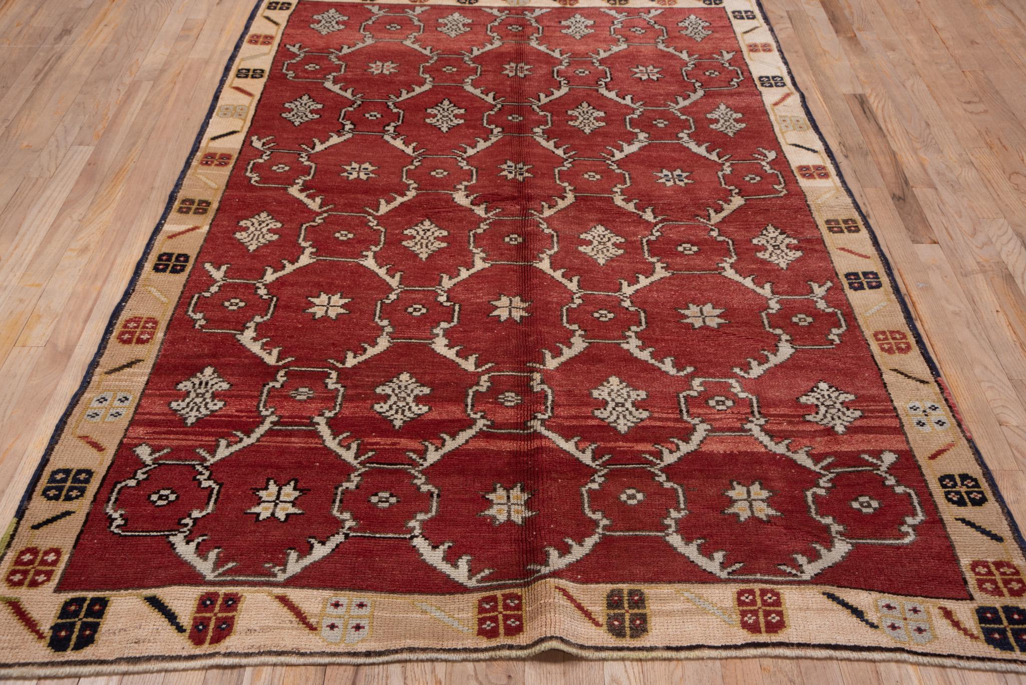 Oushak rugs are a type of traditional handwoven rug that originated in the town of Uşak, located in western Turkey. They are highly regarded for their exceptional quality, unique designs, and historical significance. Oushak rugs have a long history