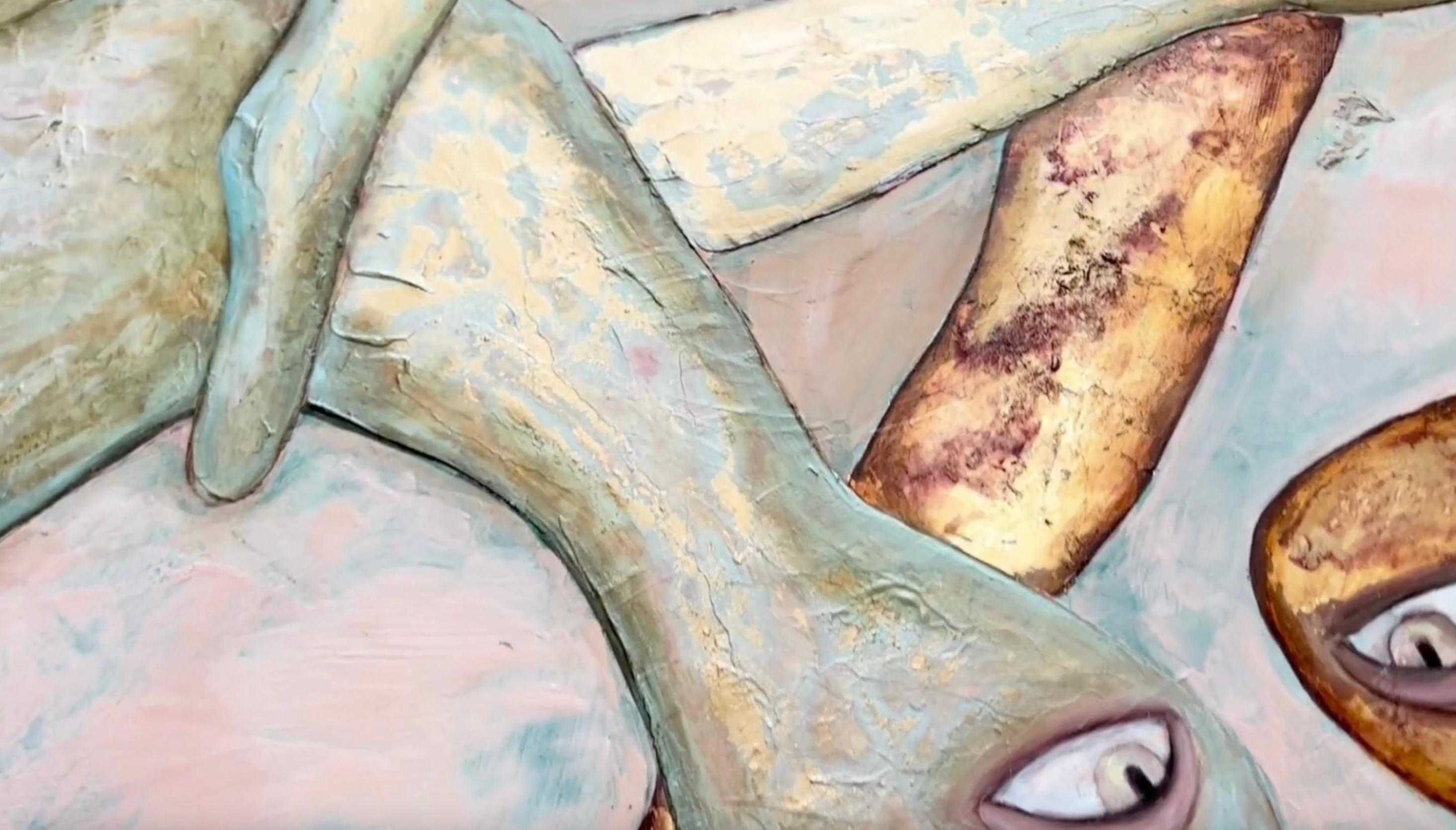 Peinture figurative abstraite moderne réalisée avec du plâtre, des acryliques, du métal doré et de l'huile sur toile par l'artiste suédoise Elin Kereby.  Ses peintures à l'huile colorées et vibrantes et ses techniques mixtes sont influencées par sa