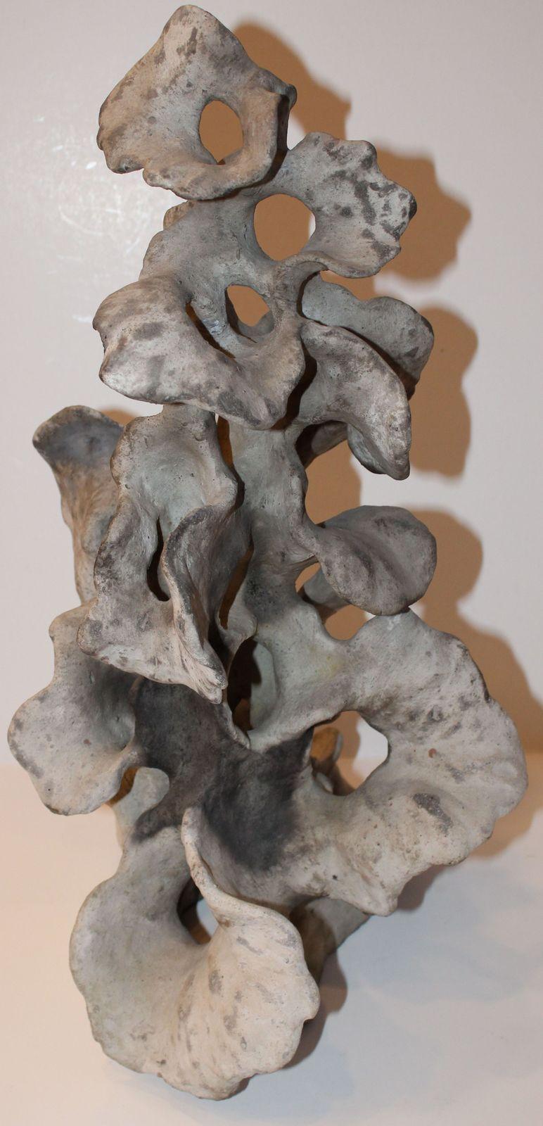 Après la pluie. 2009, usure de la pierre, 50x31x26 cm