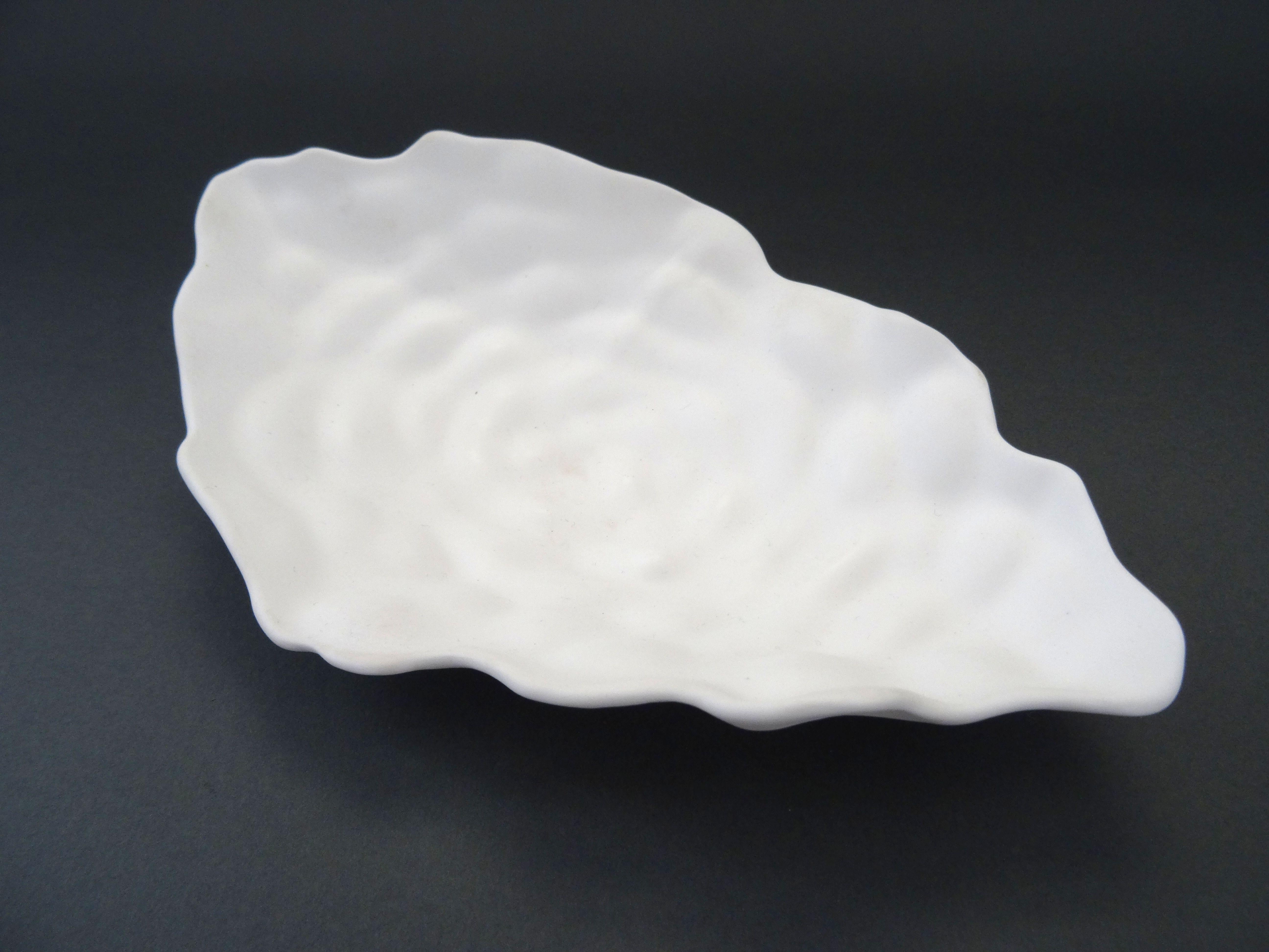 Elina Titane  Abstract Sculpture - Decorative plate "Interaction". Porcelain h 5 cm; w 20 cm