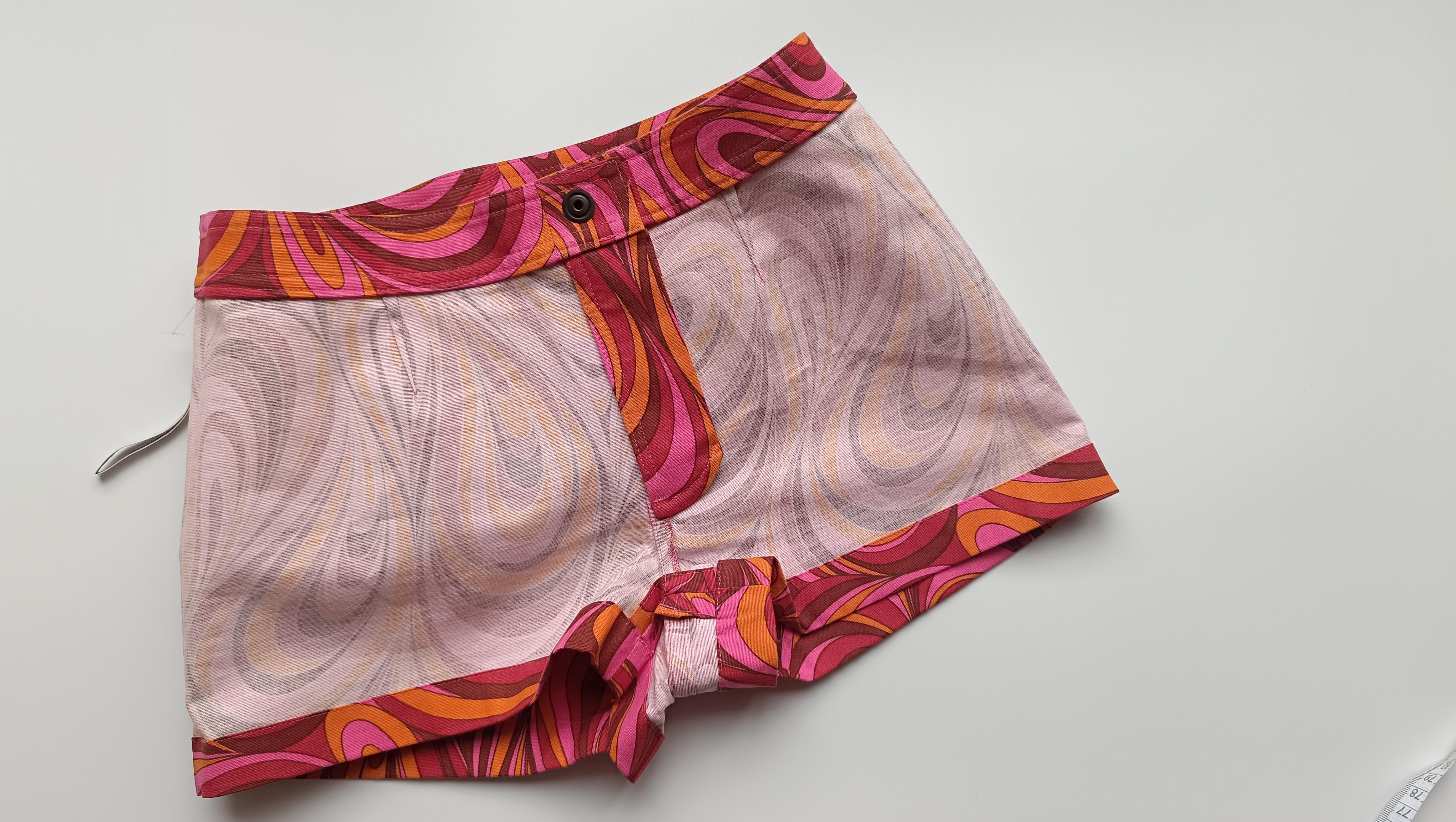 Сeline shorts pink barbie style / barbiecore abstract print  For Sale 3