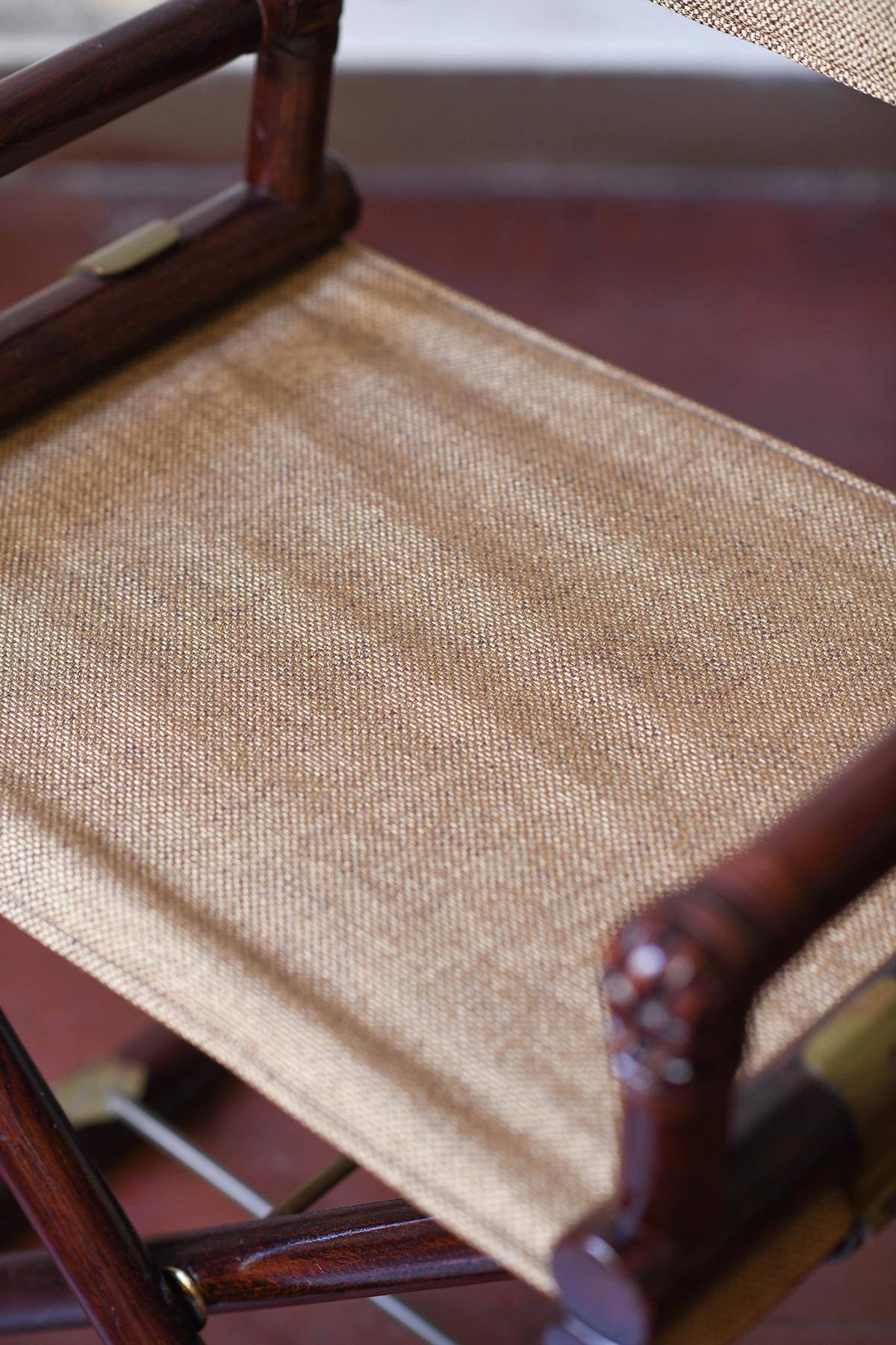 John and John McGuire set pour Lyda Levi : bureau avec chaise de réalisateur en bambou en vente 3