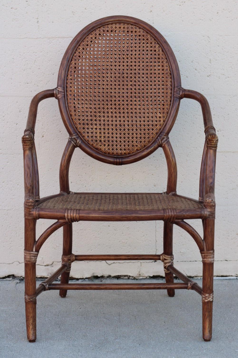 Elinor McGuire Rattan-Schilfrohr-Esszimmerstühle mit ovaler Rückenlehne, Viererset (Organische Moderne) im Angebot
