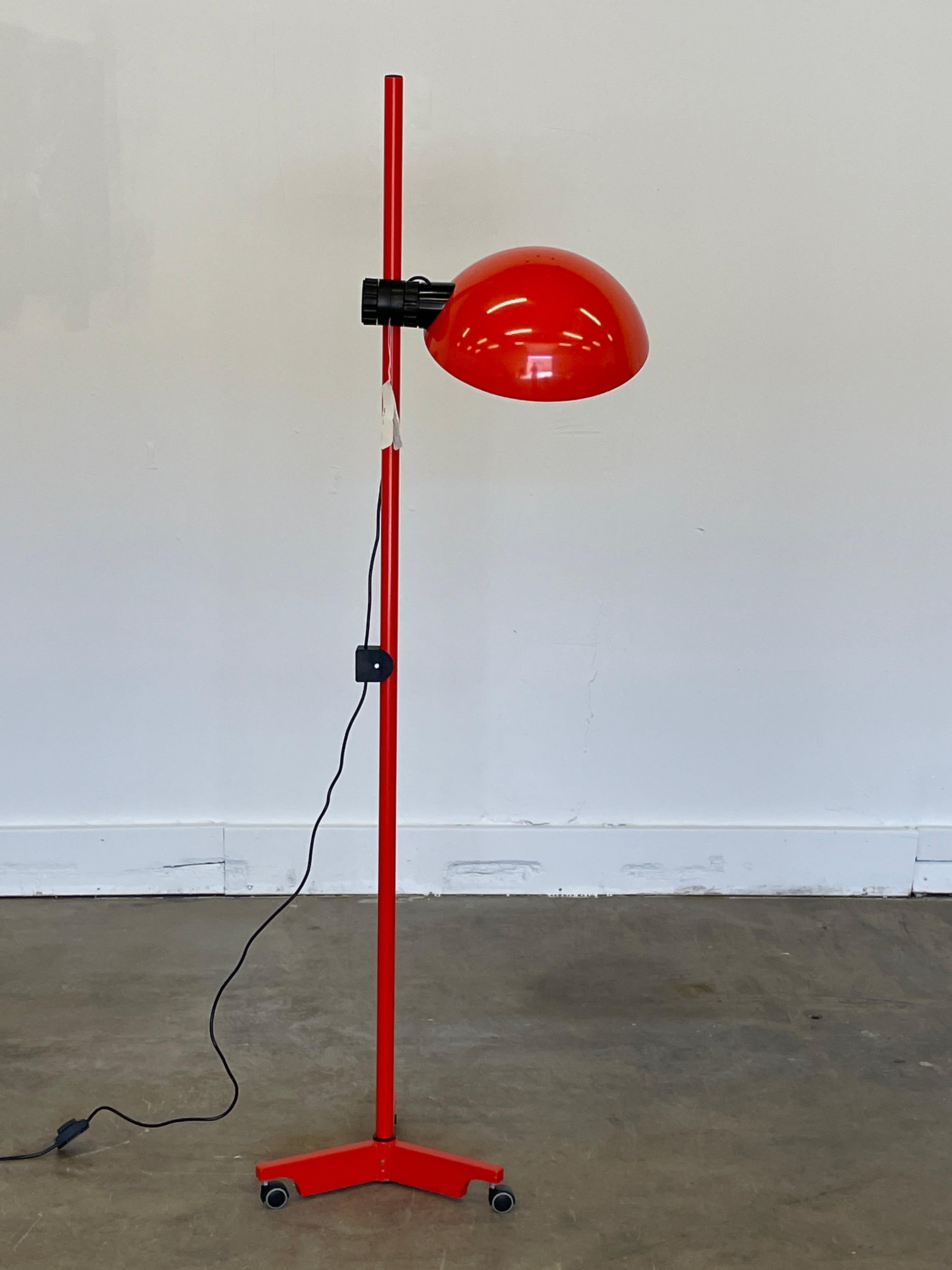 Italian Elio Martinelli adjustable Floor Lamp for Martinelli Luce, Italy, 1970s For Sale