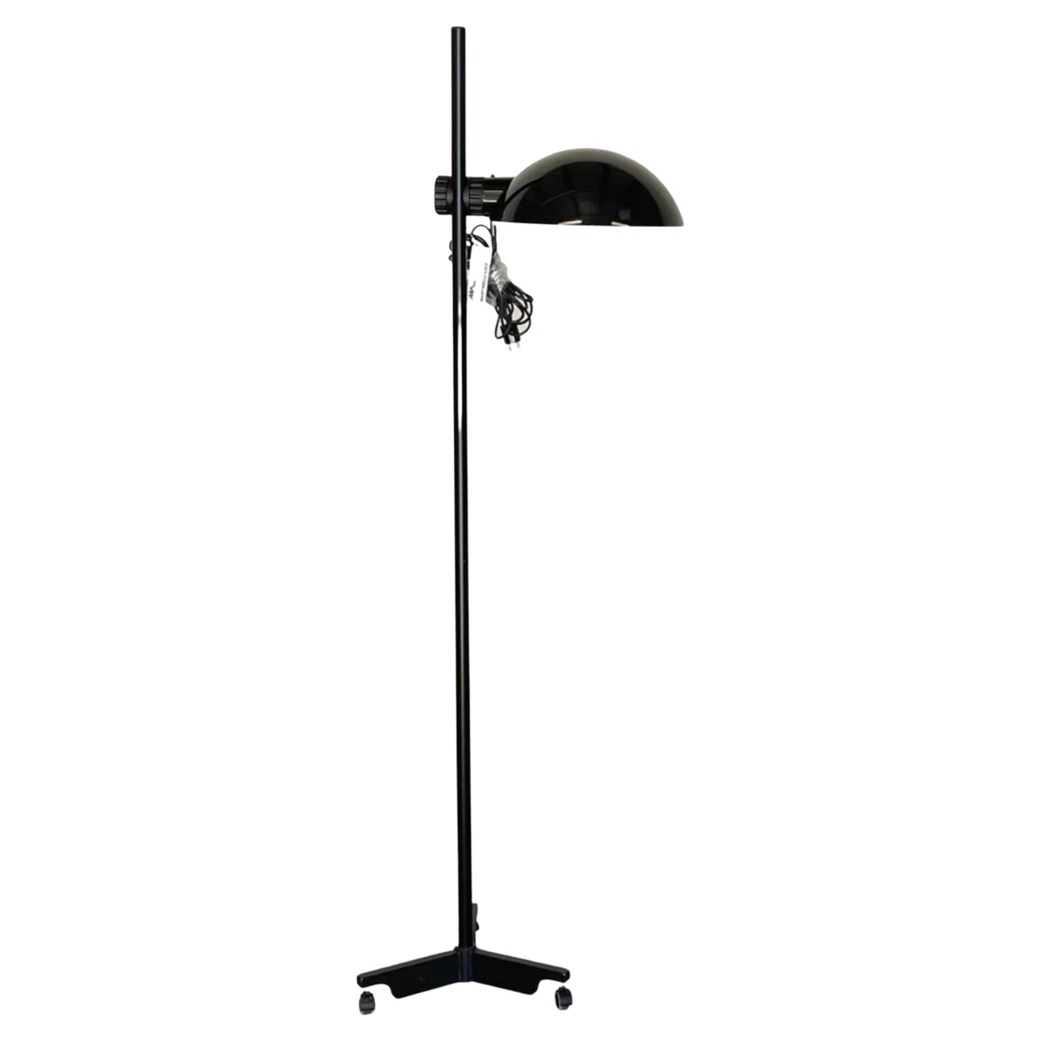 Elio Martinelli Adjustable Floor Lamp in Black for Martinelli Luce, Italy, 1970s For Sale
