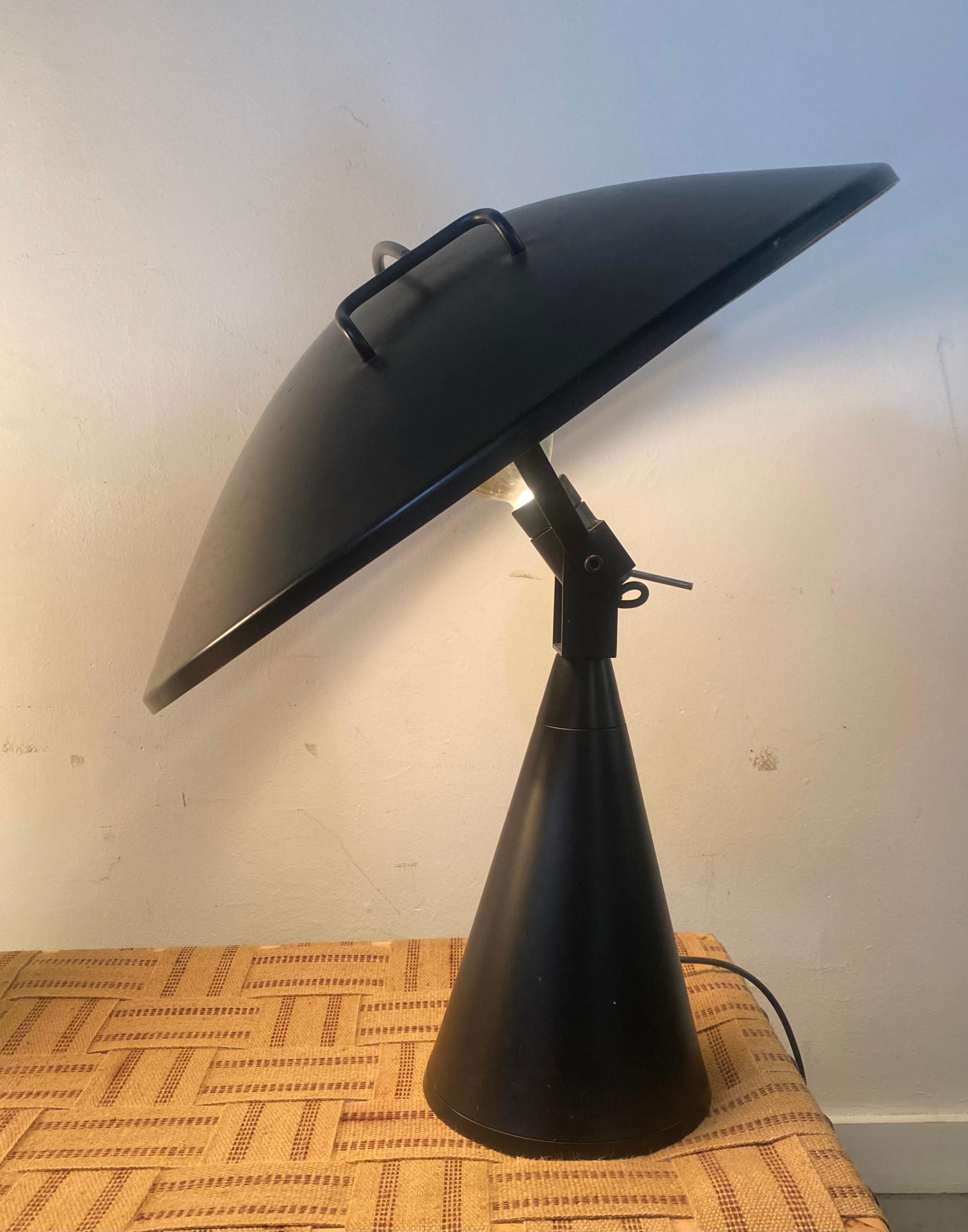 Italian Elio Martinelli Black 'Radar' Table Lamp for Martinelli Luce, Classic 1970s  For Sale