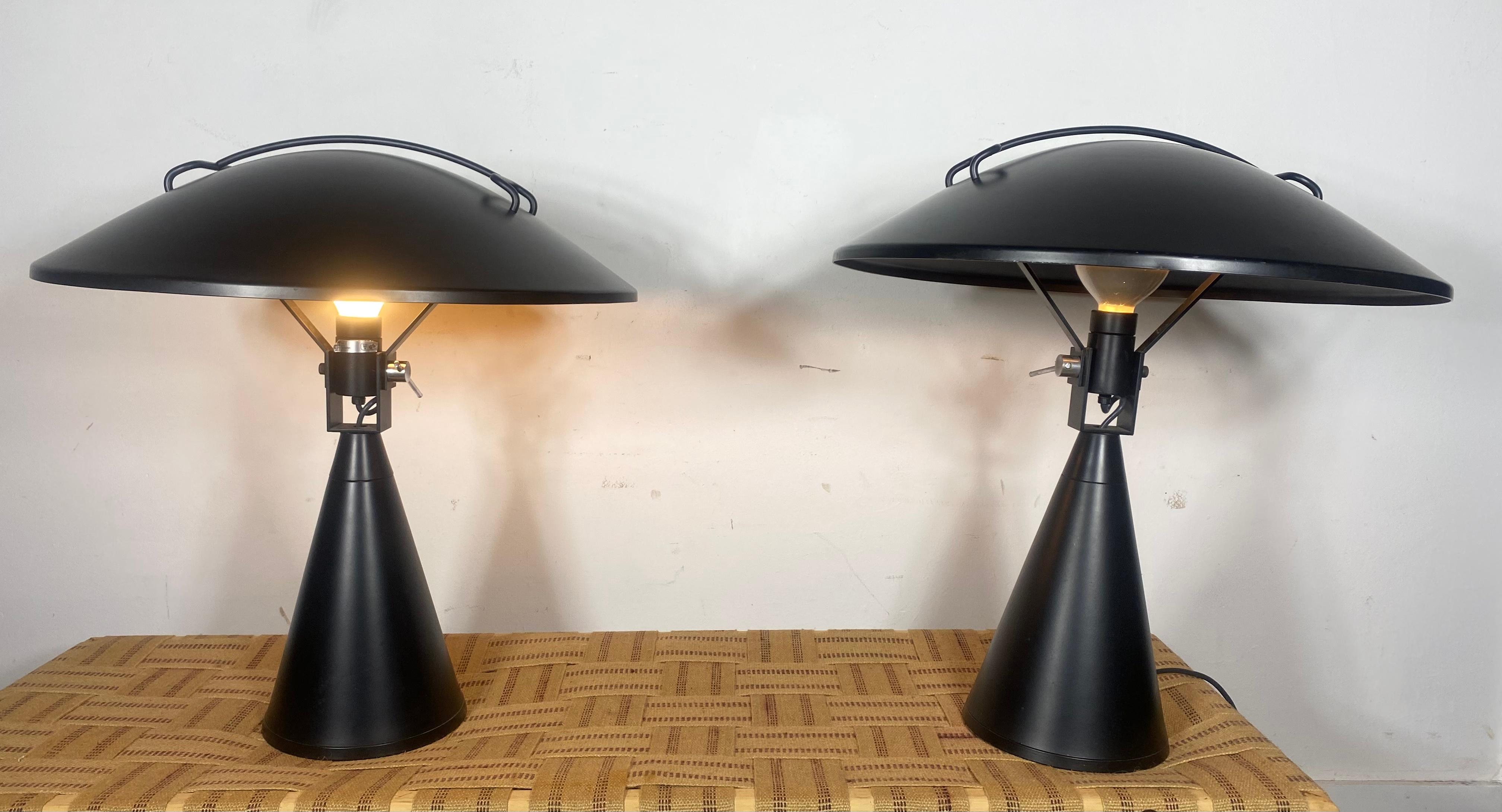 Metal Elio Martinelli Black 'Radar' Table Lamp for Martinelli Luce, Classic 1970s  For Sale