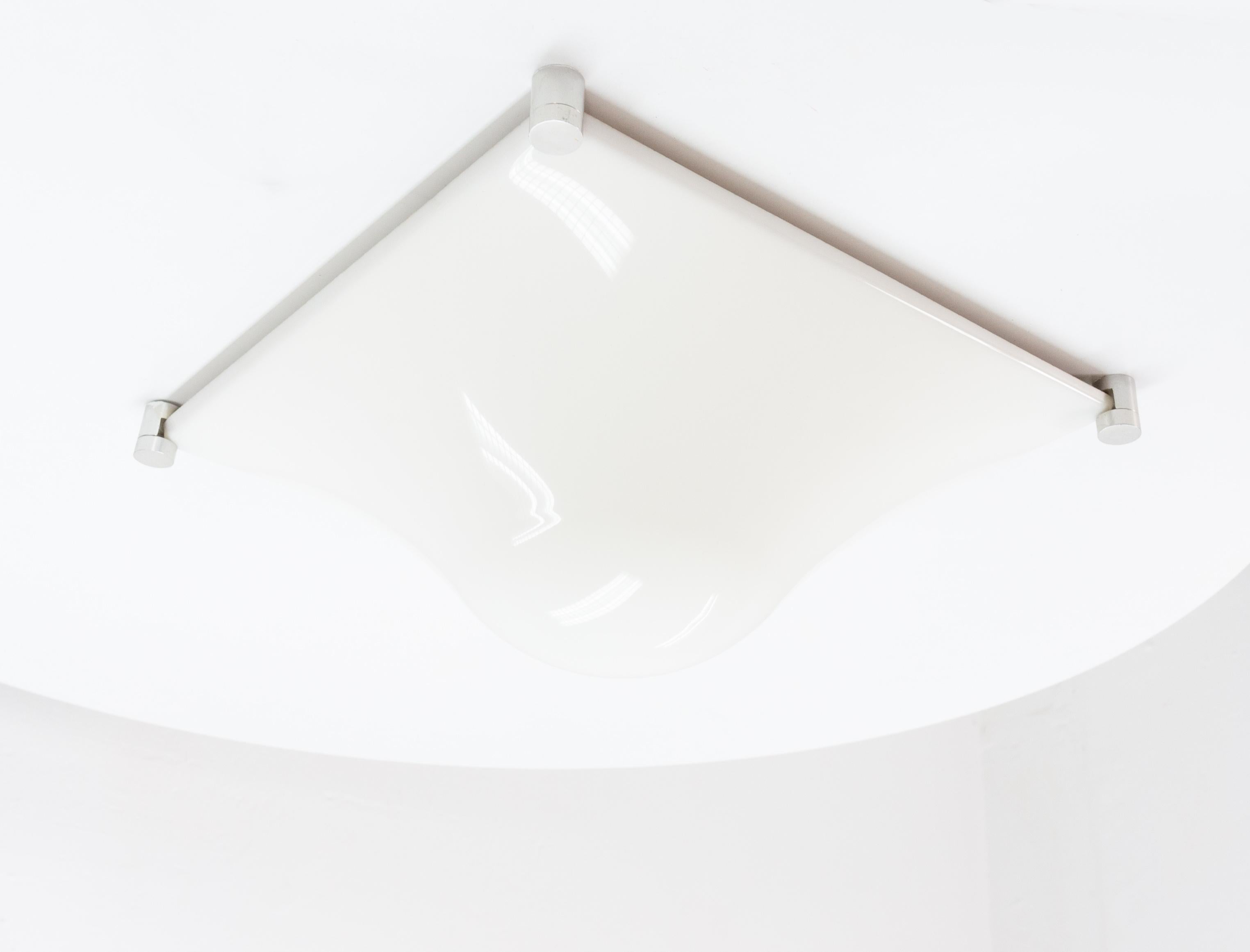 Bolla 50 ceiling light by Elio Martinelli for Martinelli Luce

Name: Bolla 50 ceiling light designer: Elio Martinelli manufacturer: Martinelli Luce, Italy
design year: 1960. Milky white plastic in the shape of a falling drop. also fantastic as a