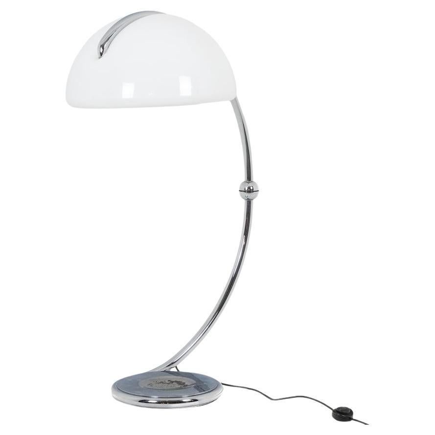 Elio Martinelli. Verchromte Metall-Stehlampe. 1970er Jahre.
