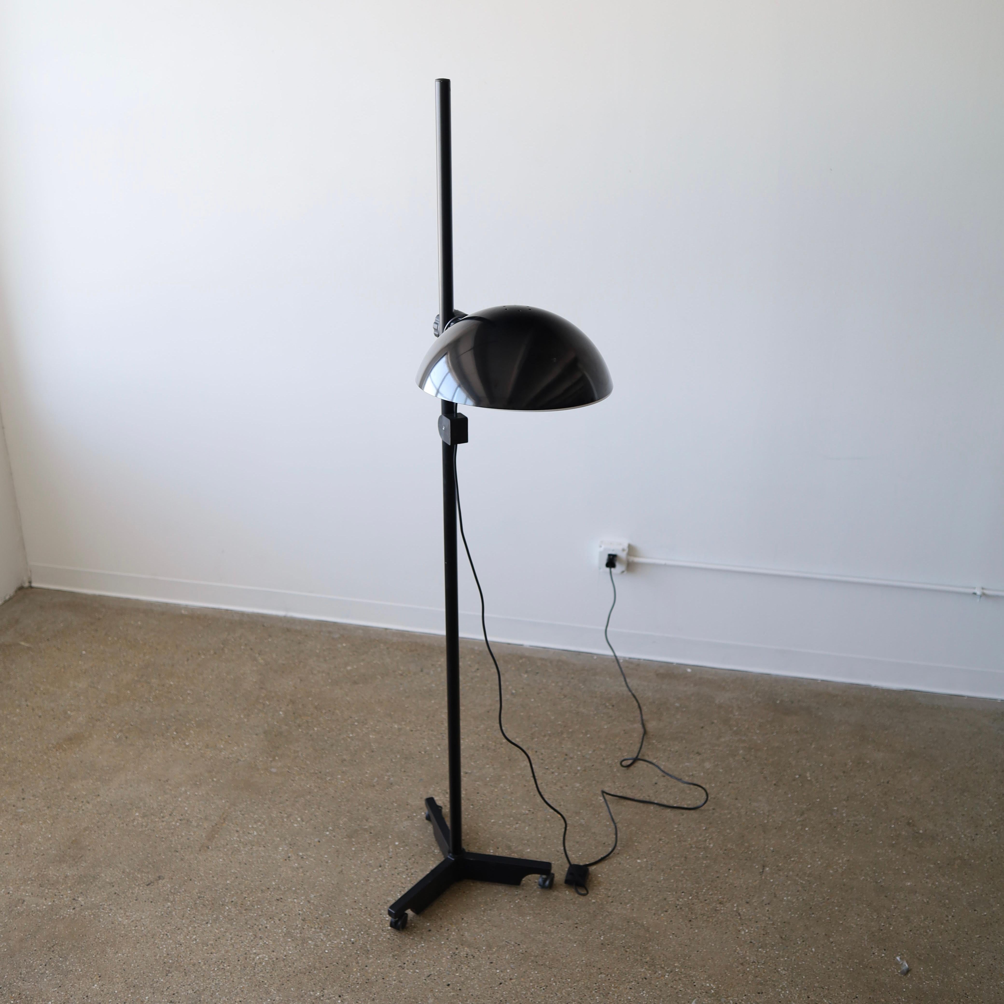 Mid-Century Modern Elio Martinelli Floor Lamp for Maxalto For Sale