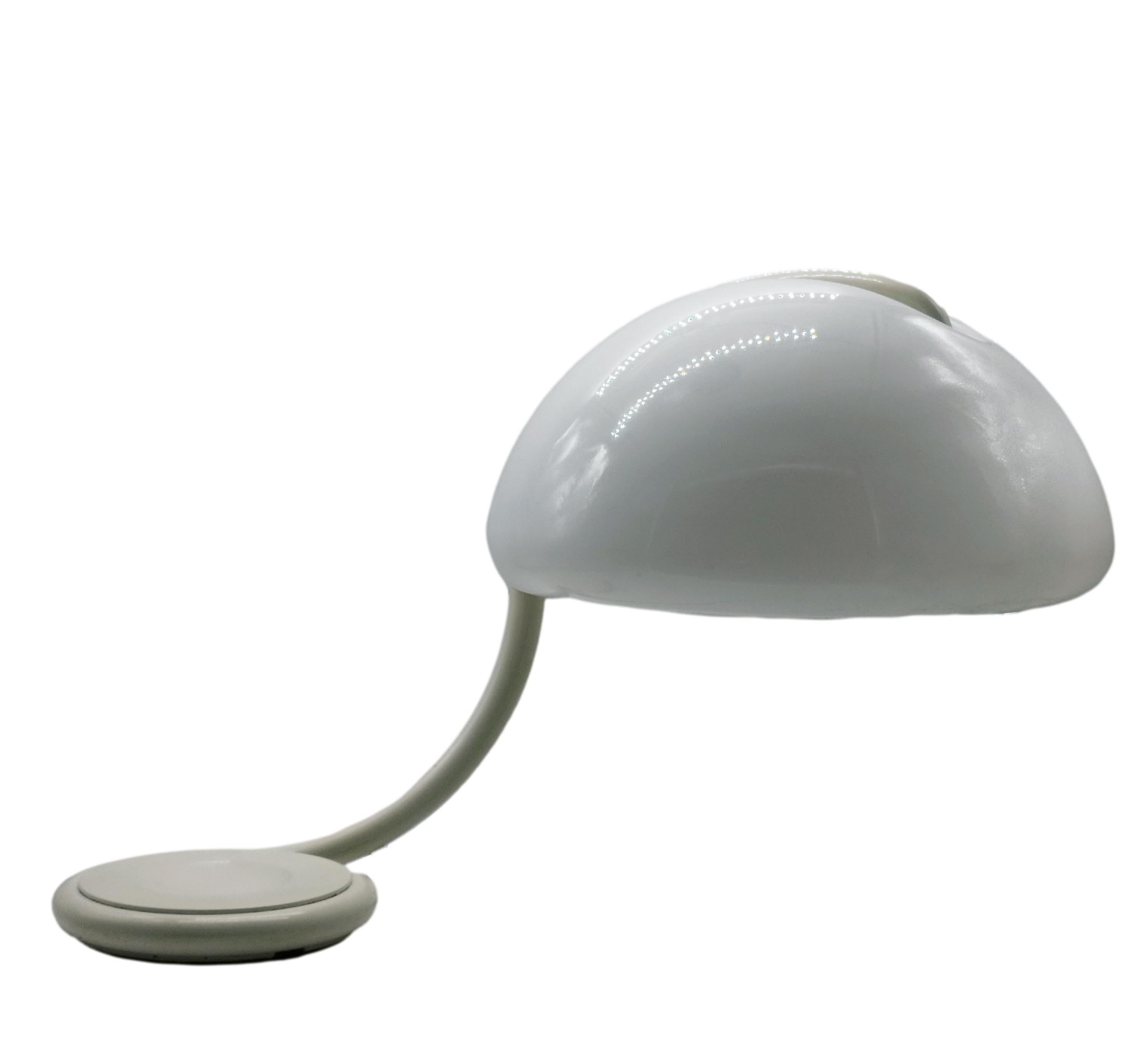 Mid-Century moderno Lampada da tavolo Elio Martinelli per Martinelli Luce Serpente, Italia 1960s in vendita