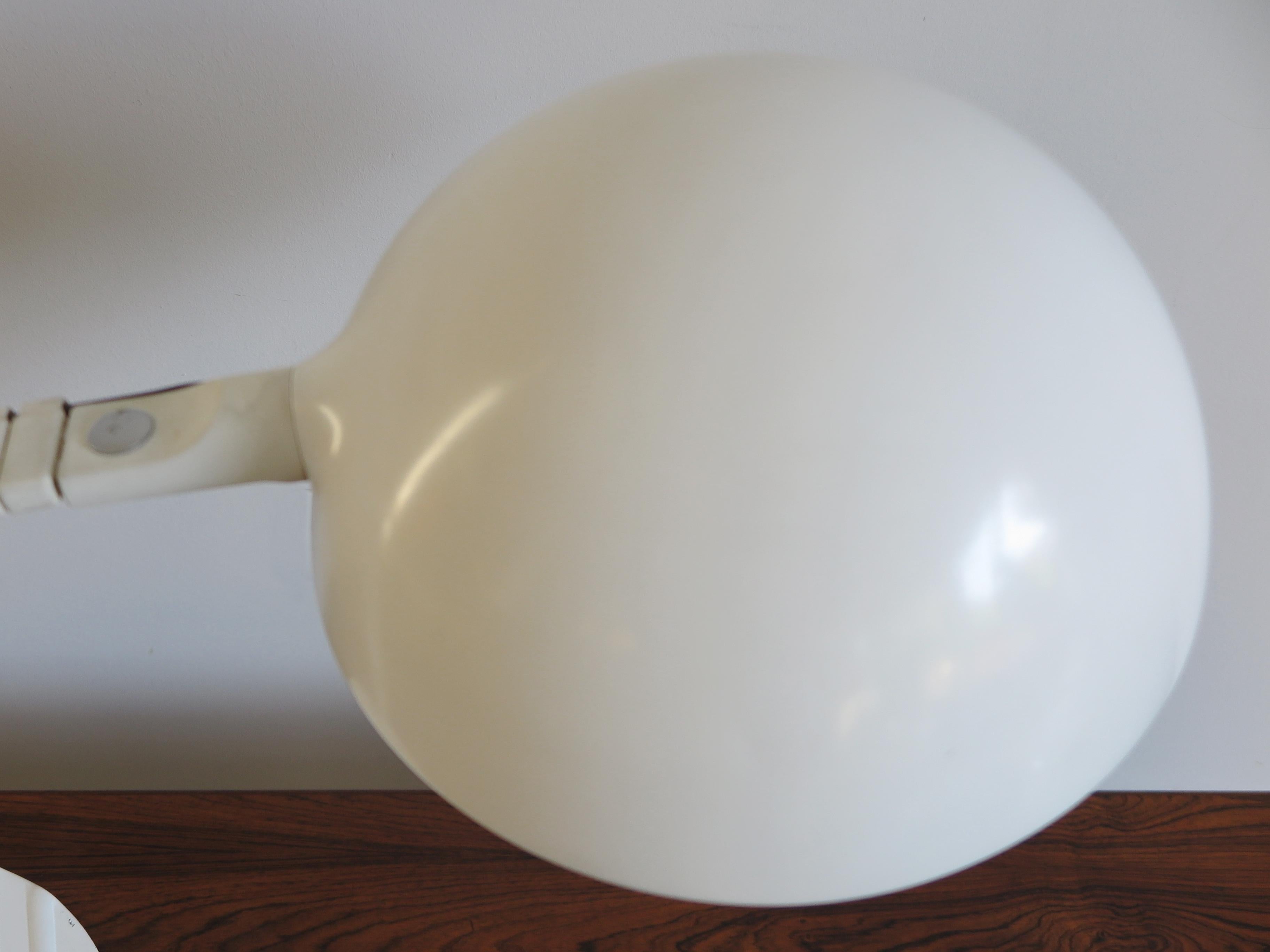 Elio Martinelli Italian Mid-Century Modern Table Lamp for Martinelli Luce, 1960s For Sale 3