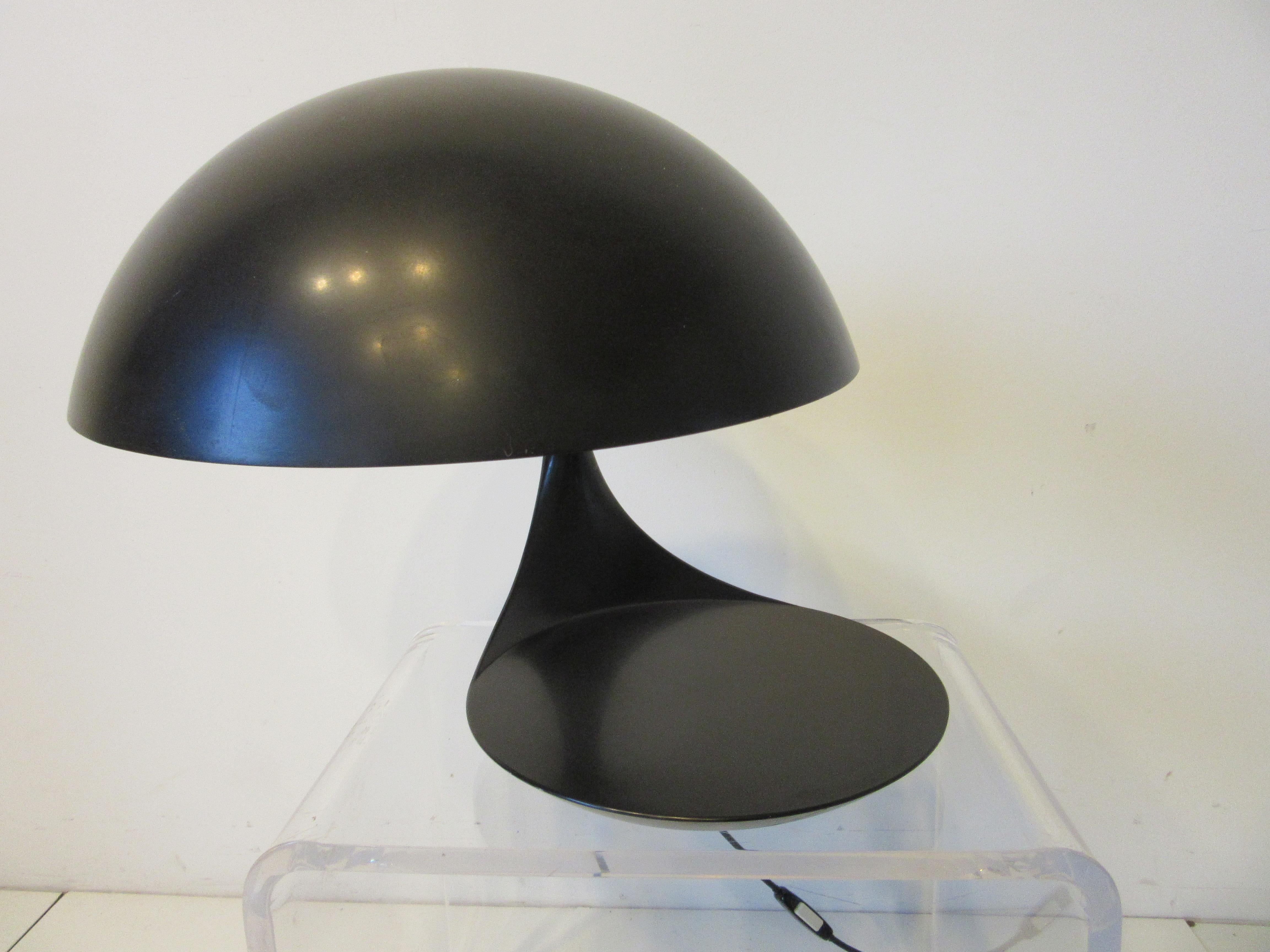 Moderne Lampe de table Cobra Elio Martinelli Luce, Italie