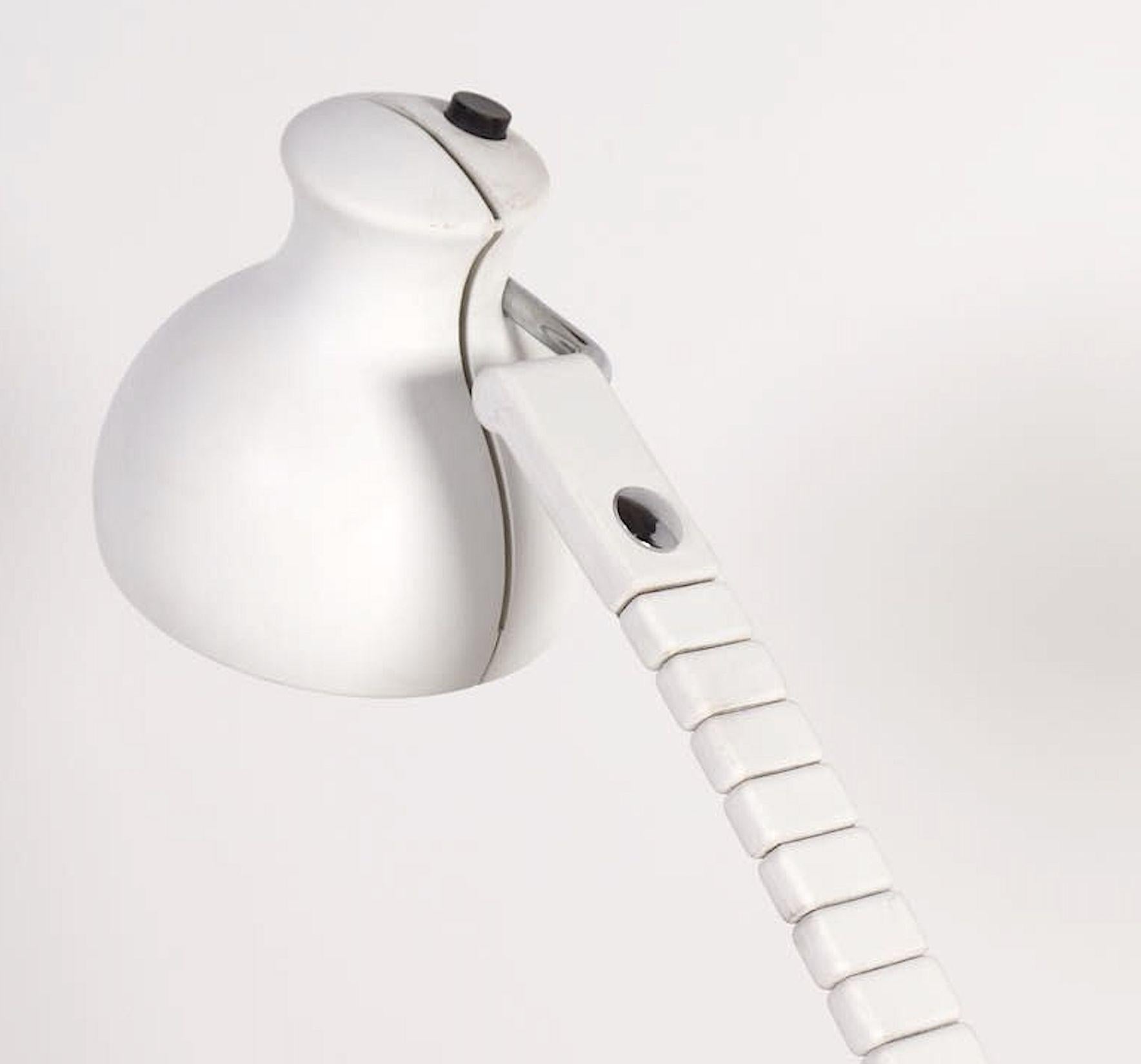 Elio Martinelli, Martinelli Luce Cobra Vertebra Schreibtisch Flex Lampe Modell 659 (Italienisch) im Angebot