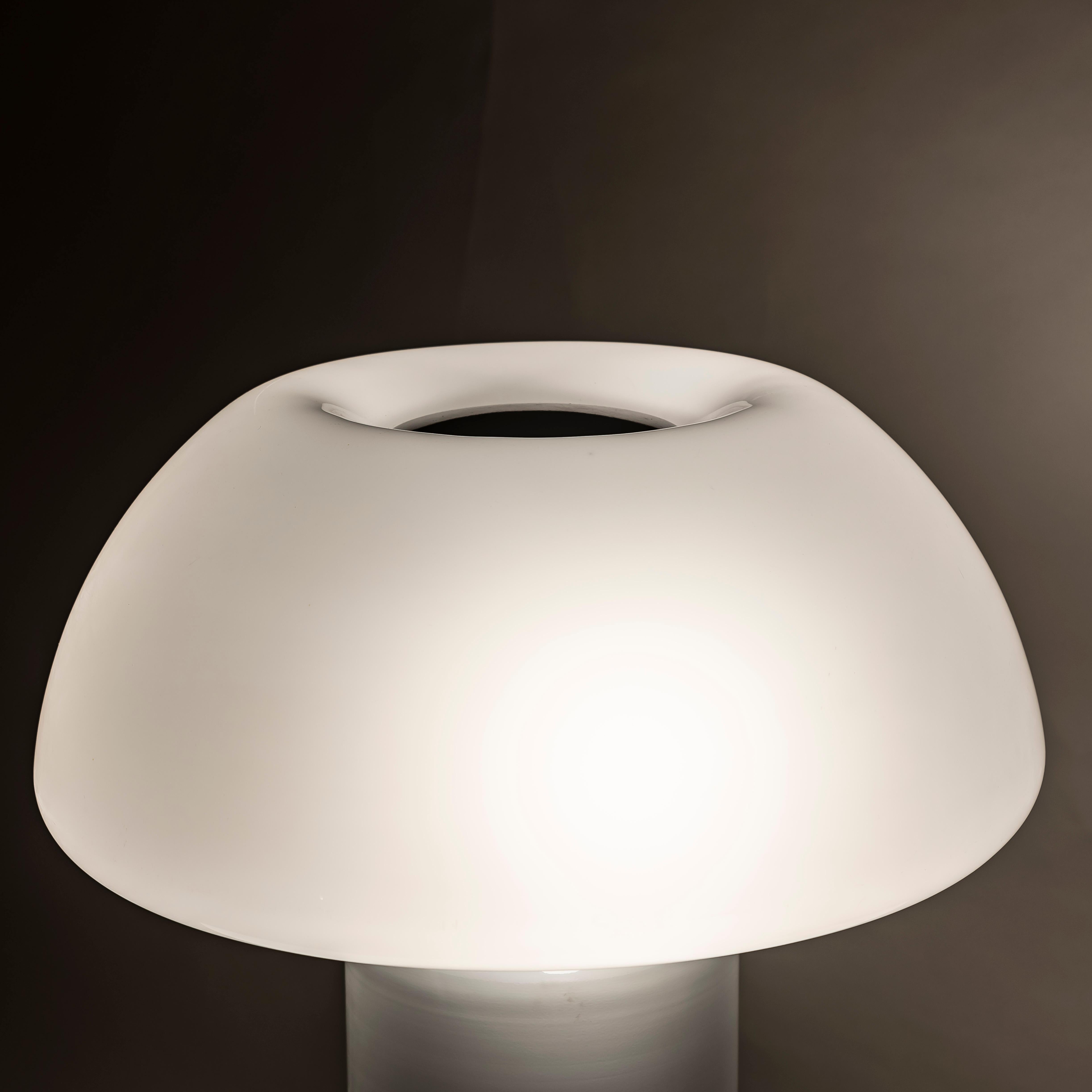 Lacquered Elio Martinelli “Mushroom” Table Lamp for Martinelli Luce, Italy, 1970s For Sale