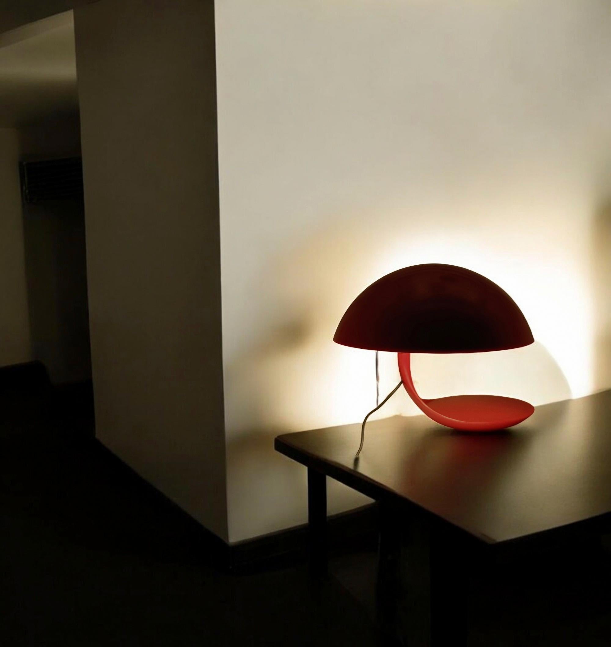 Elio Martinelli para Martinelli Luce Lámpara de mesa 'Cobra roja', Italia Años 60 en venta 4