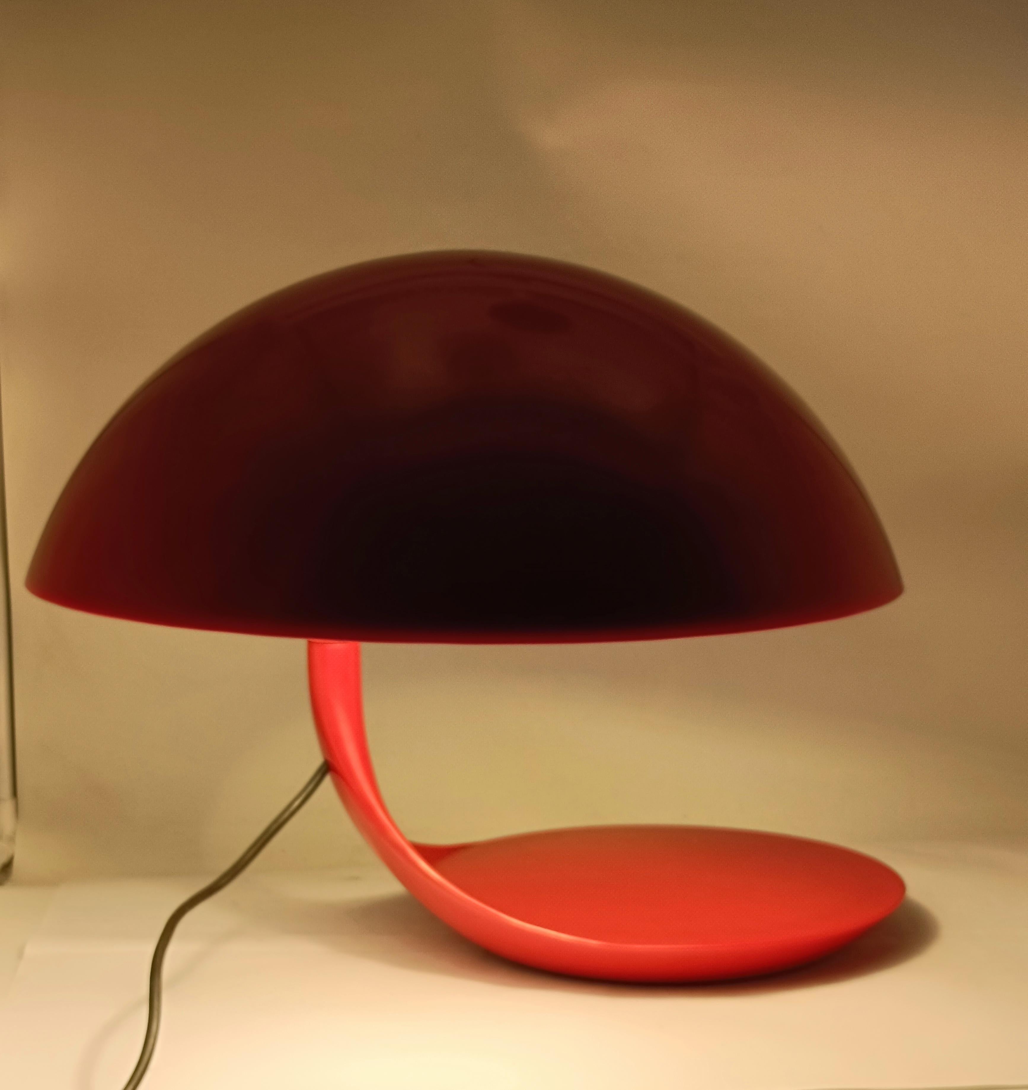 Elio Martinelli para Martinelli Luce Lámpara de mesa 'Cobra roja', Italia Años 60 en venta 1