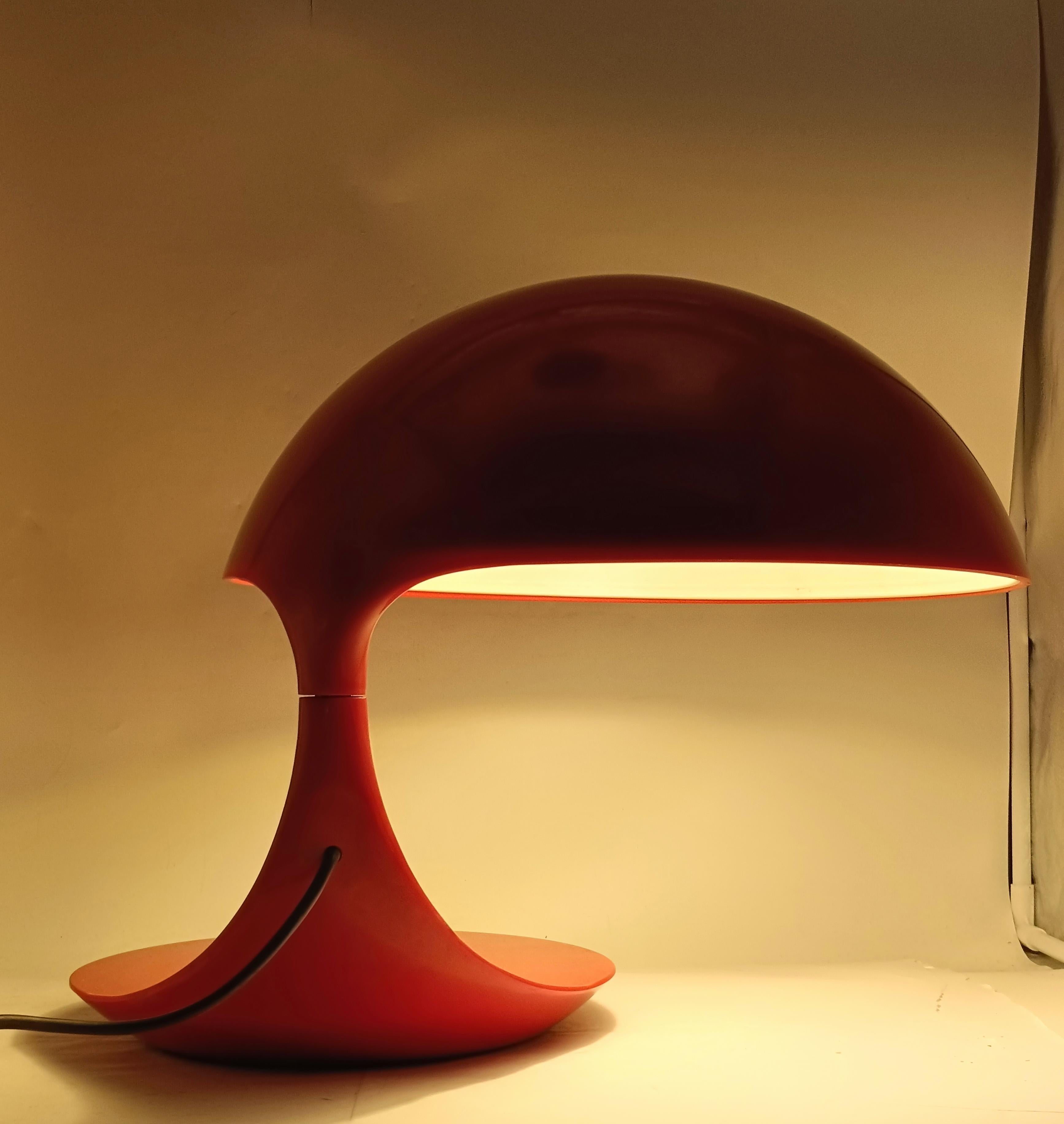 Elio Martinelli para Martinelli Luce Lámpara de mesa 'Cobra roja', Italia Años 60 en venta 2