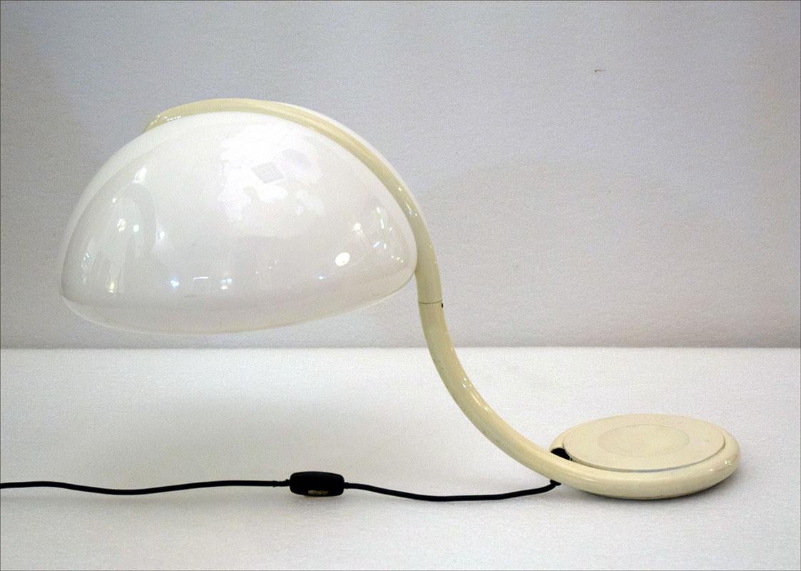 Elio Martinelli Serpente table lamp from the 1960s For Sale 1