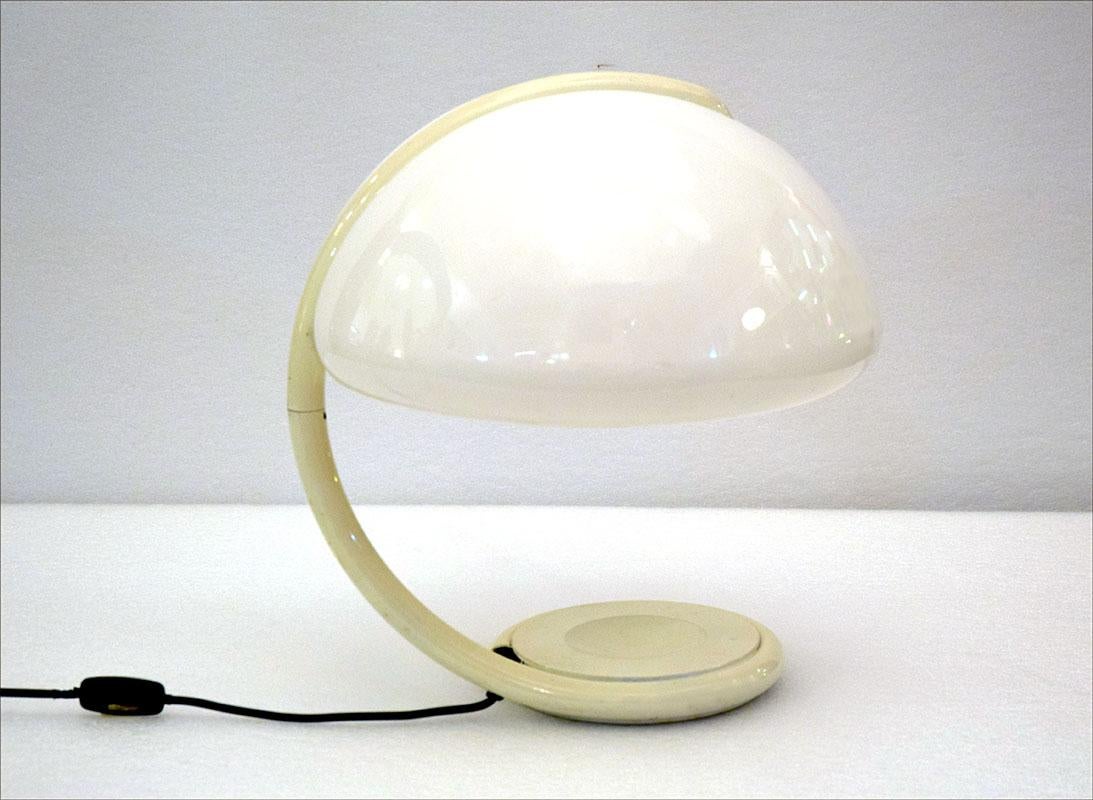 Elio Martinelli Serpente table lamp from the 1960s For Sale 2