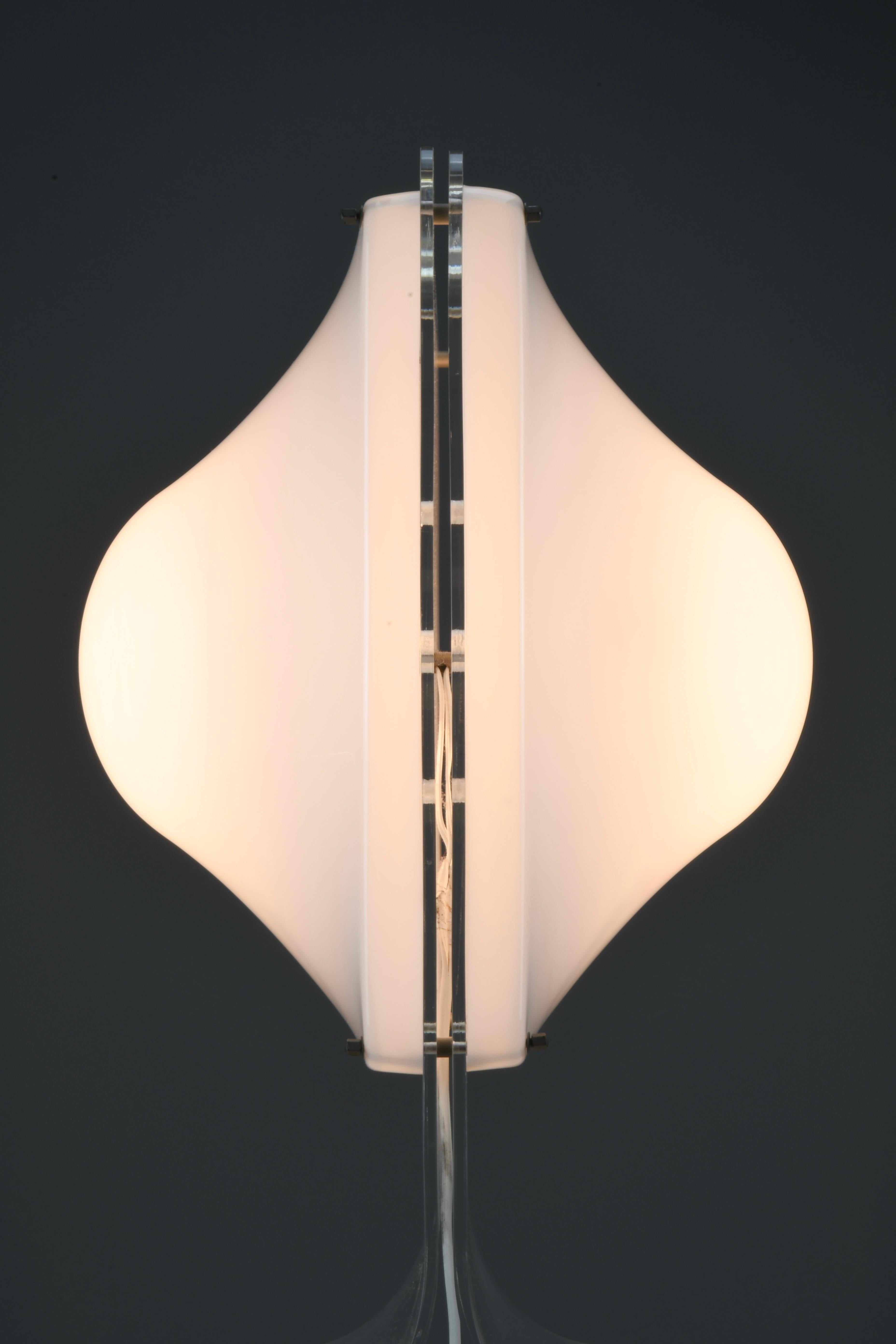 Elio Martinelli Style “Bolla” Table Lamp, Italy, 1965 For Sale 6