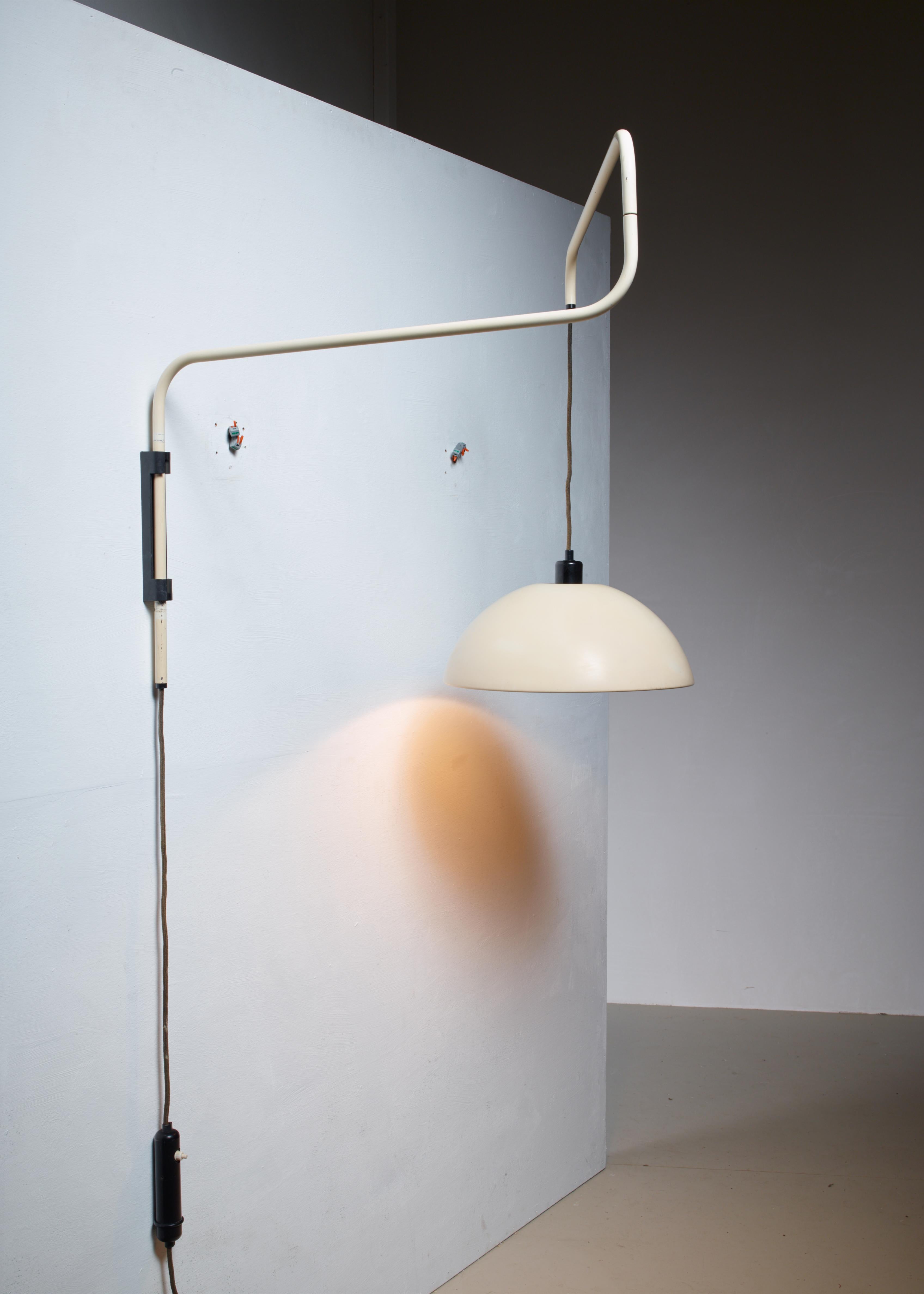 Italian Elio Martinelli Swiveling, Height-Adjustable Wall Lamp, 1960s For Sale