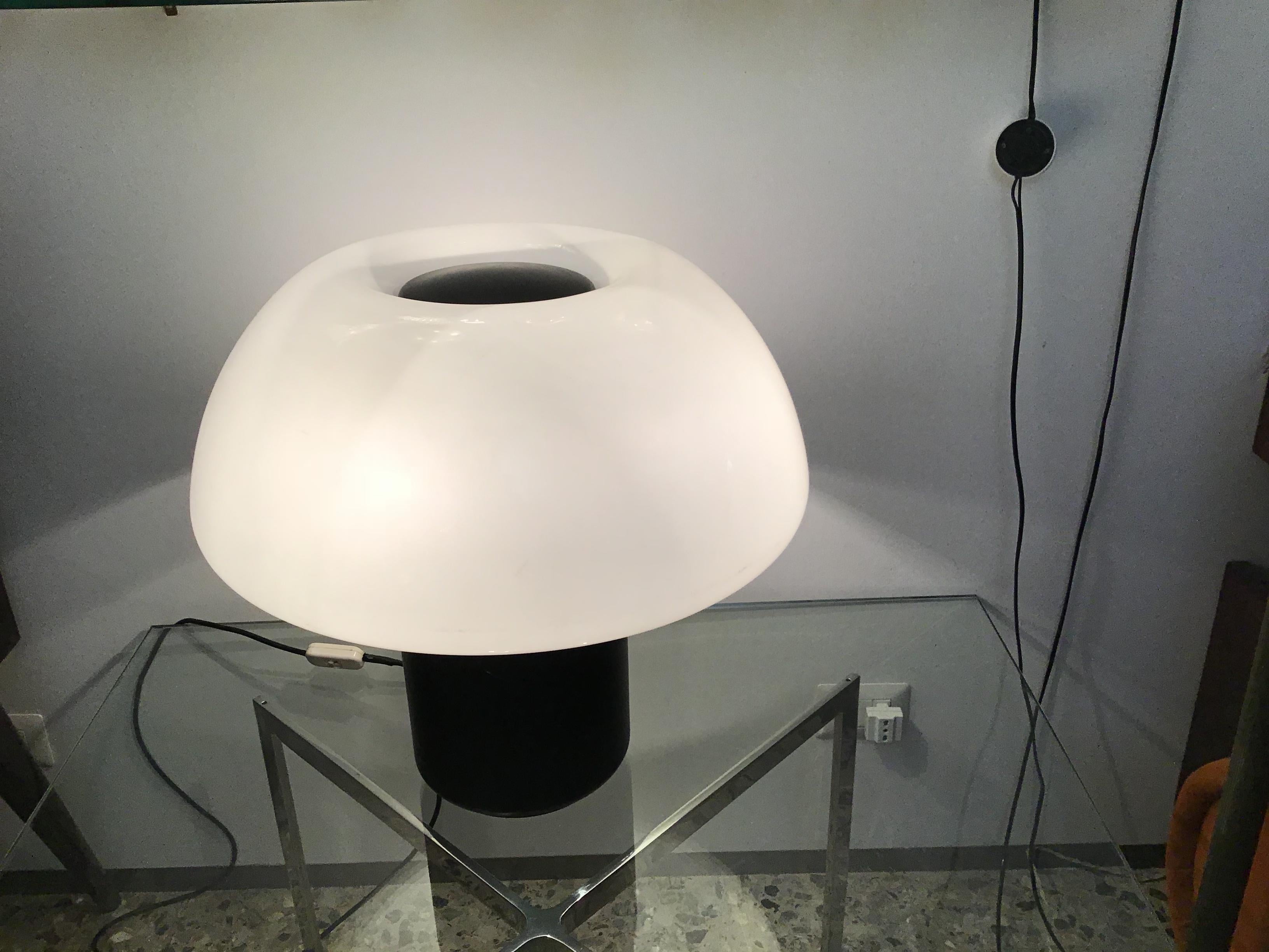 Elio Martinelli Table Lamp Brass Plexiglass, 1970 For Sale 3