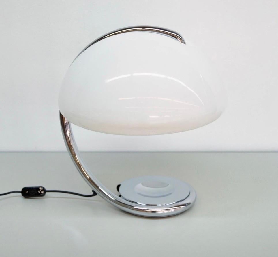 20th Century Elio Martinelli Table Lamp «Serpente» Chrome, Made by Luce, Italy 1970ies For Sale