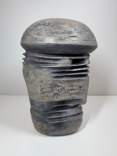 Elio Ortiz ( b.1944-), una grande scultura brutalista in ceramica , 1985