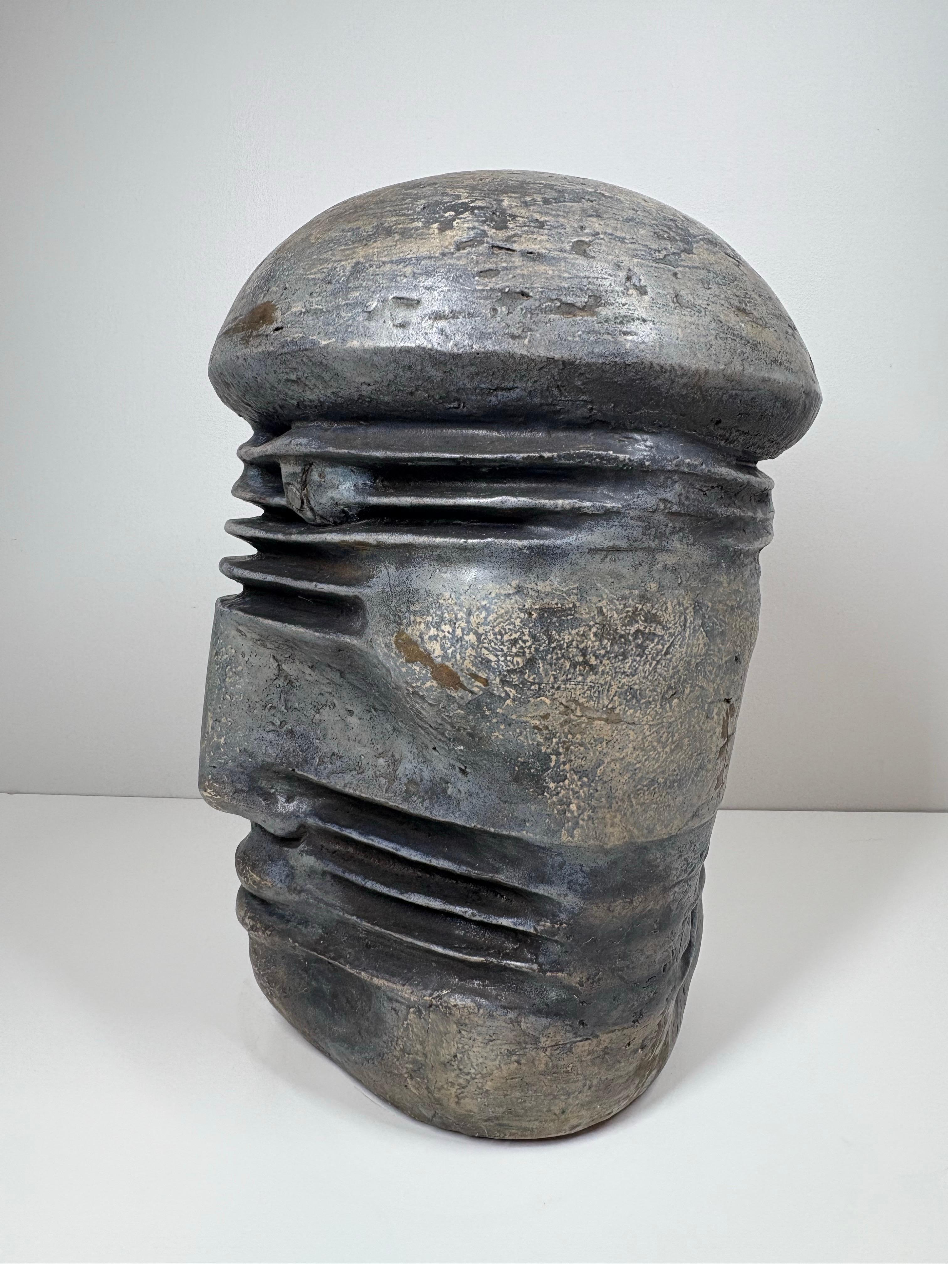 Fatto a mano Elio Ortiz ( b.1944-), a large brutalist ceramic sculpture , 1985 in vendita