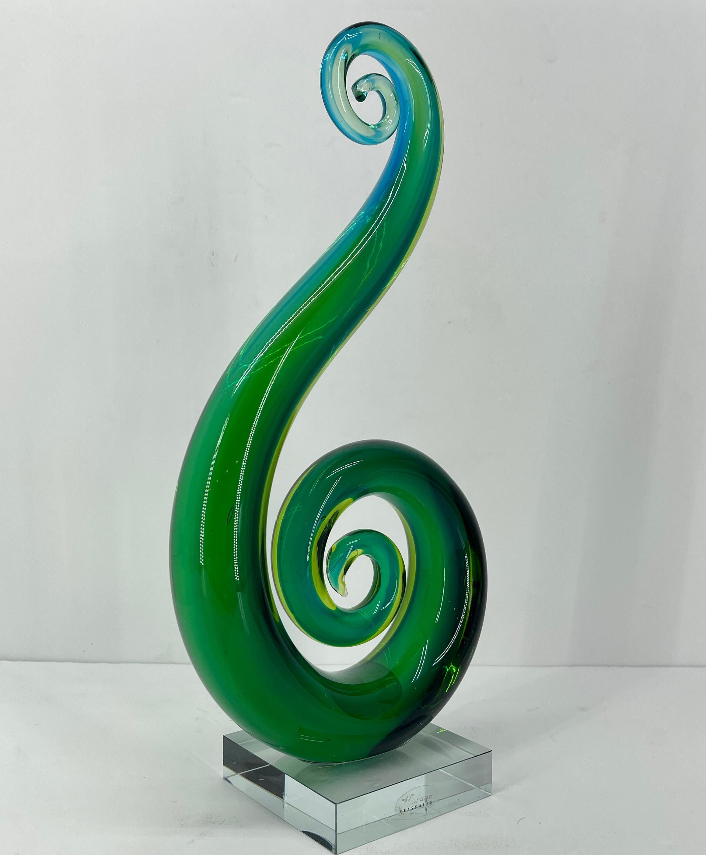 italien Note musicale ou sculpture de Nautilus en verre de Murano de style Elio Raffael