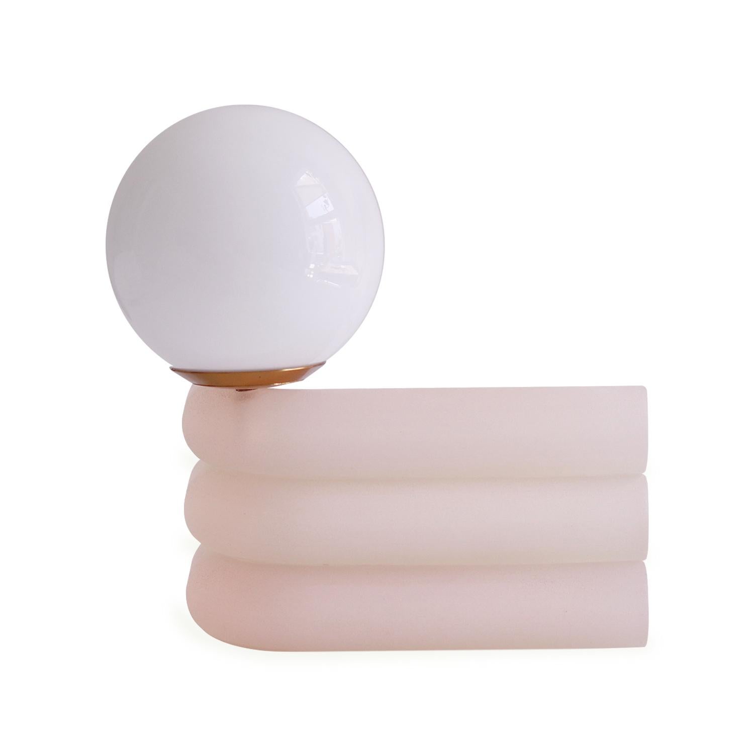 Modern Elio Resin Smart Table Lamp in Lychee by Soft Geometry, Small For Sale