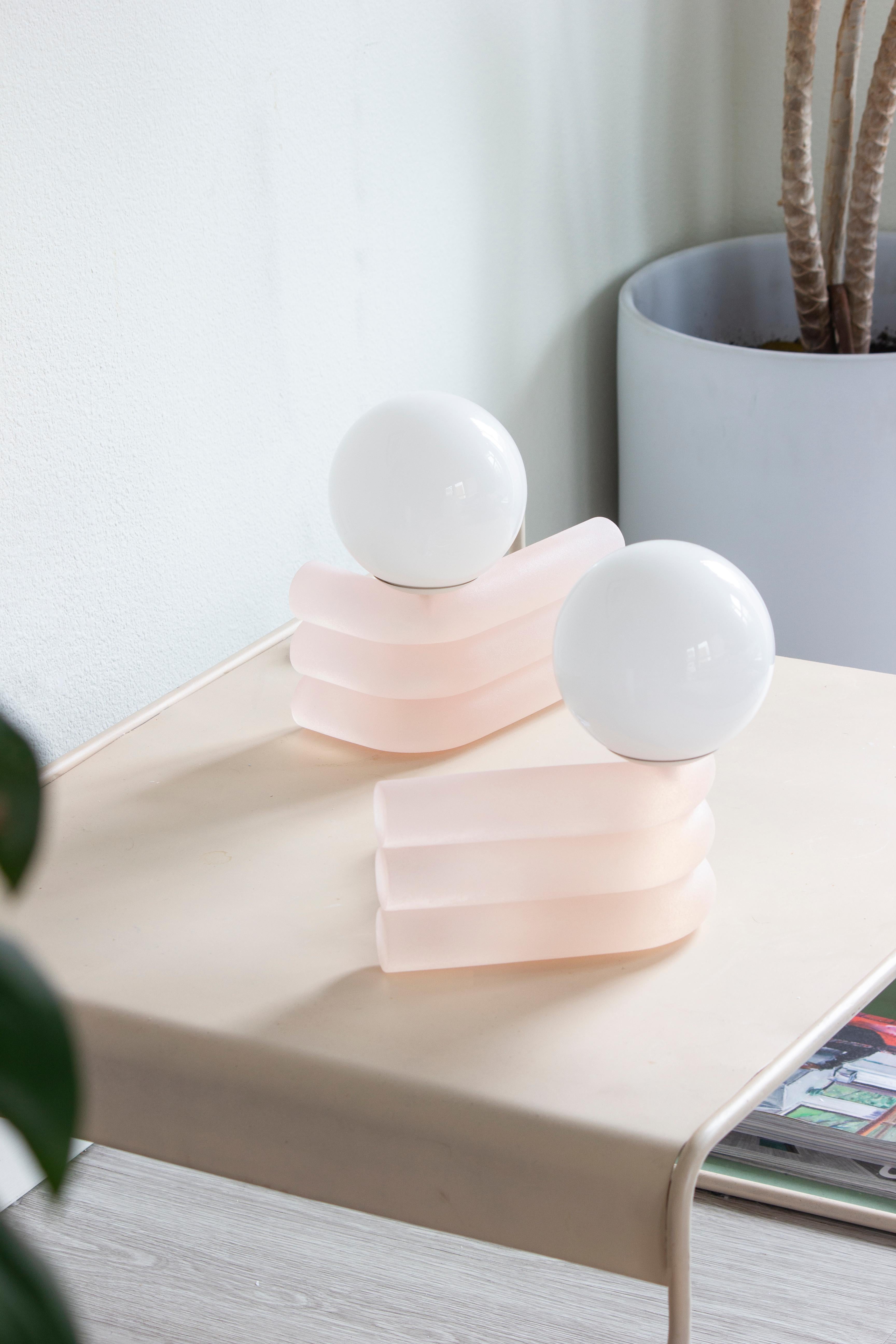 American Elio Resin Smart Table Lamp in Lychee by Soft Geometry, Small For Sale