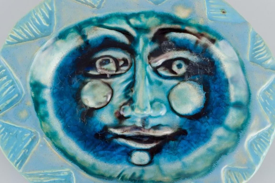 Elio Schiavon (1925-2004), Italien. Eine einzigartige Keramikschale mit blauer Glasintarsienarbeit. (Moderne) im Angebot