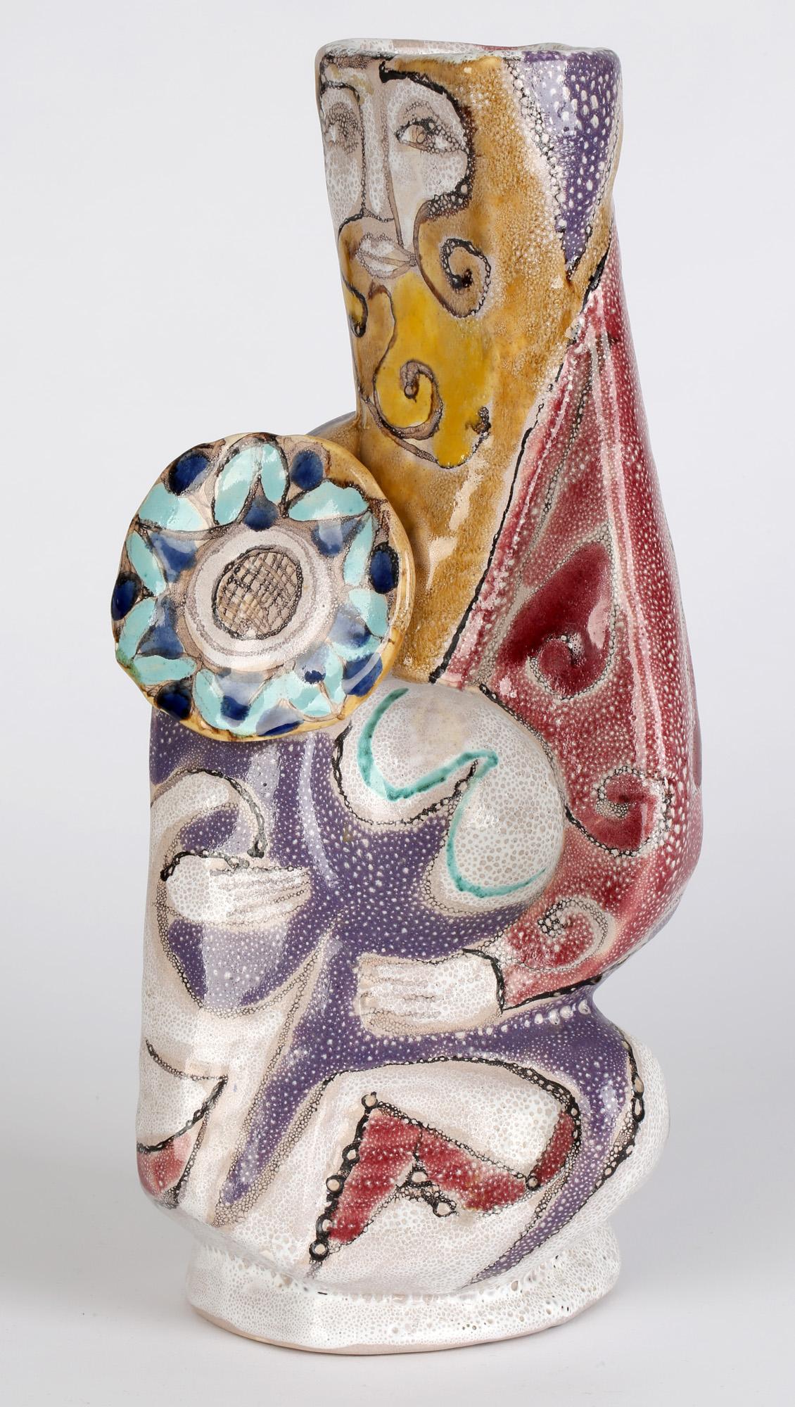 Vase sculptural italien figuratif en poterie « Guerriero » d'Elio Schiavon en vente 4